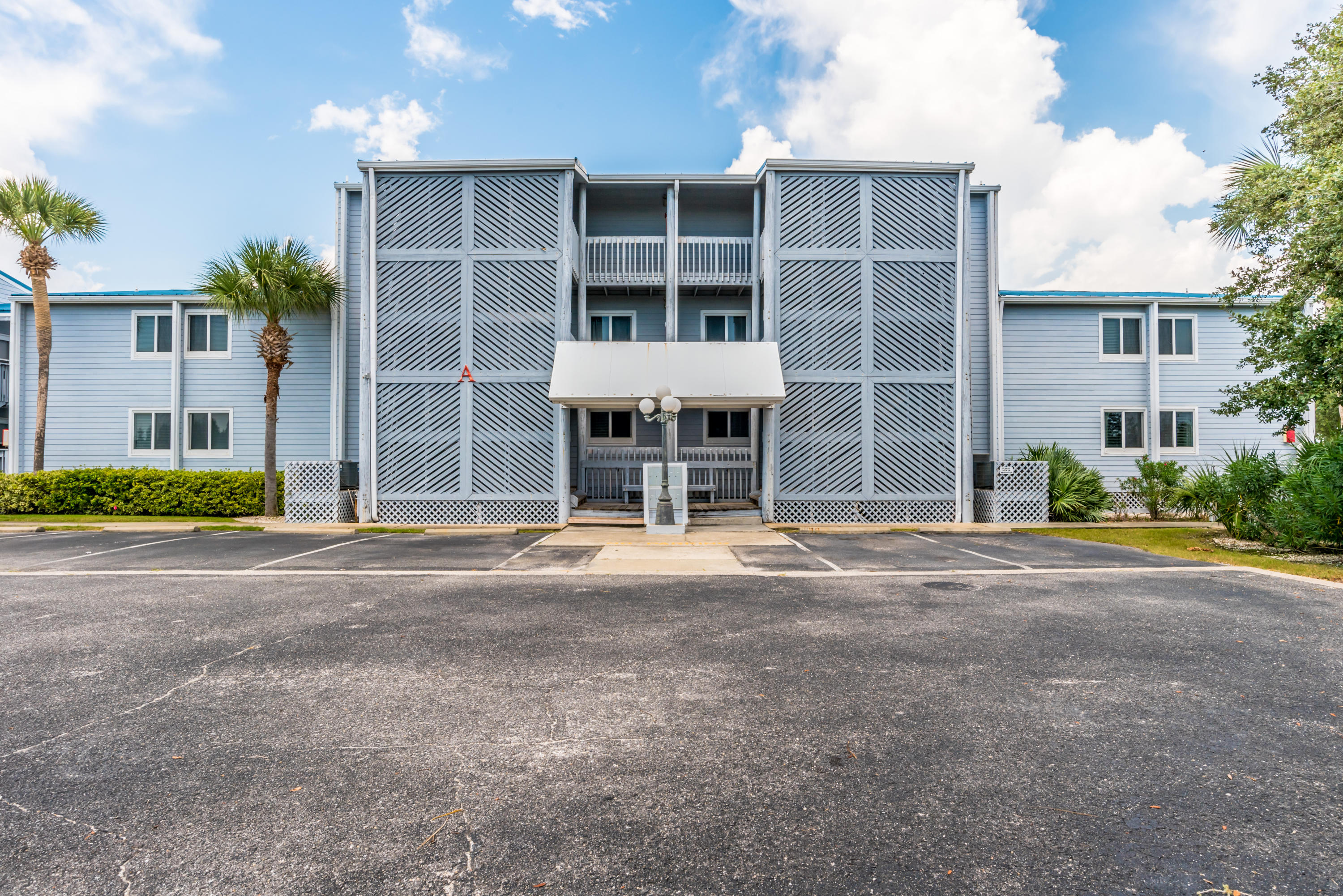 SUNDOWN CONDO - Residential