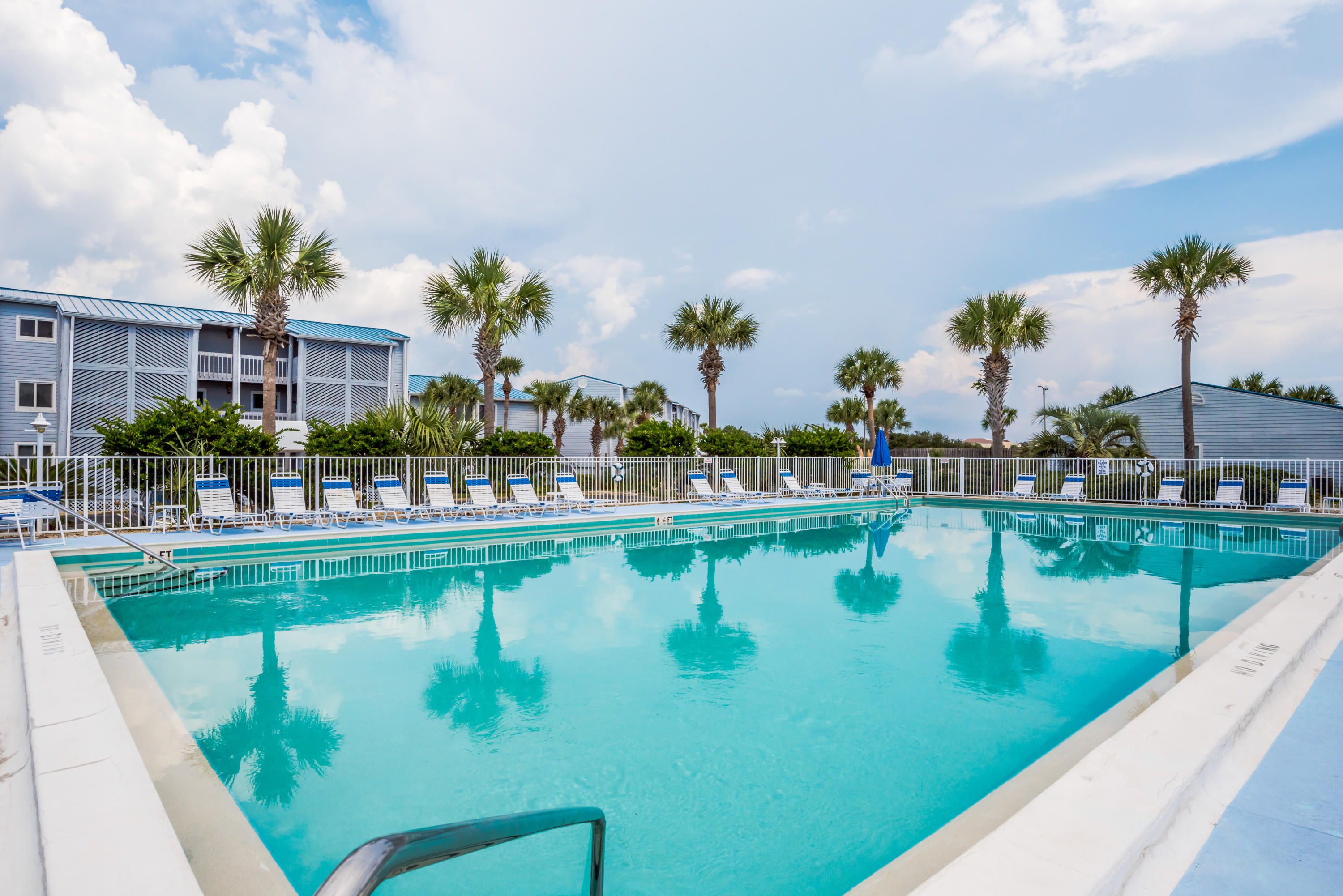 SUNDOWN CONDO - Residential