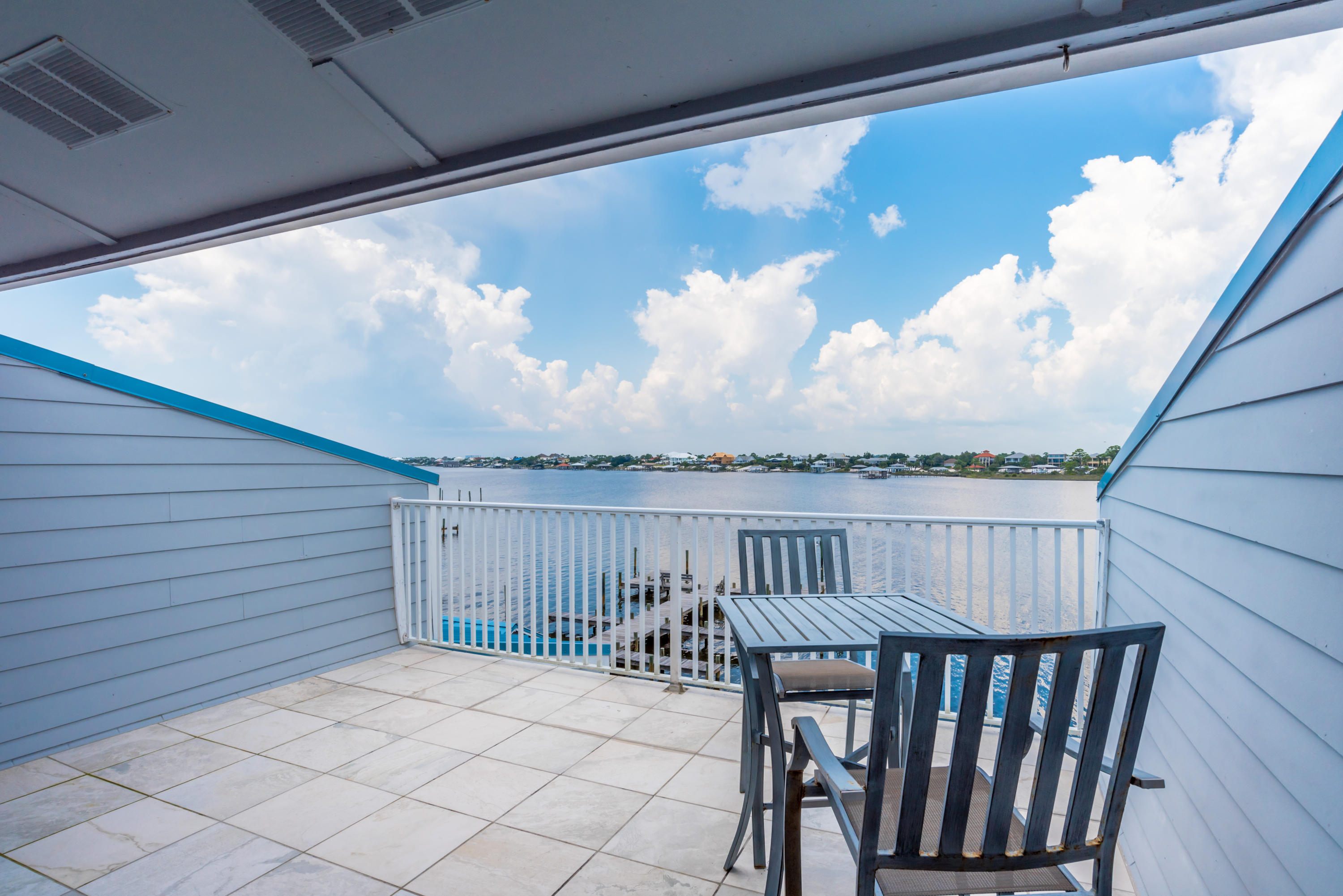 SUNDOWN CONDO - Residential