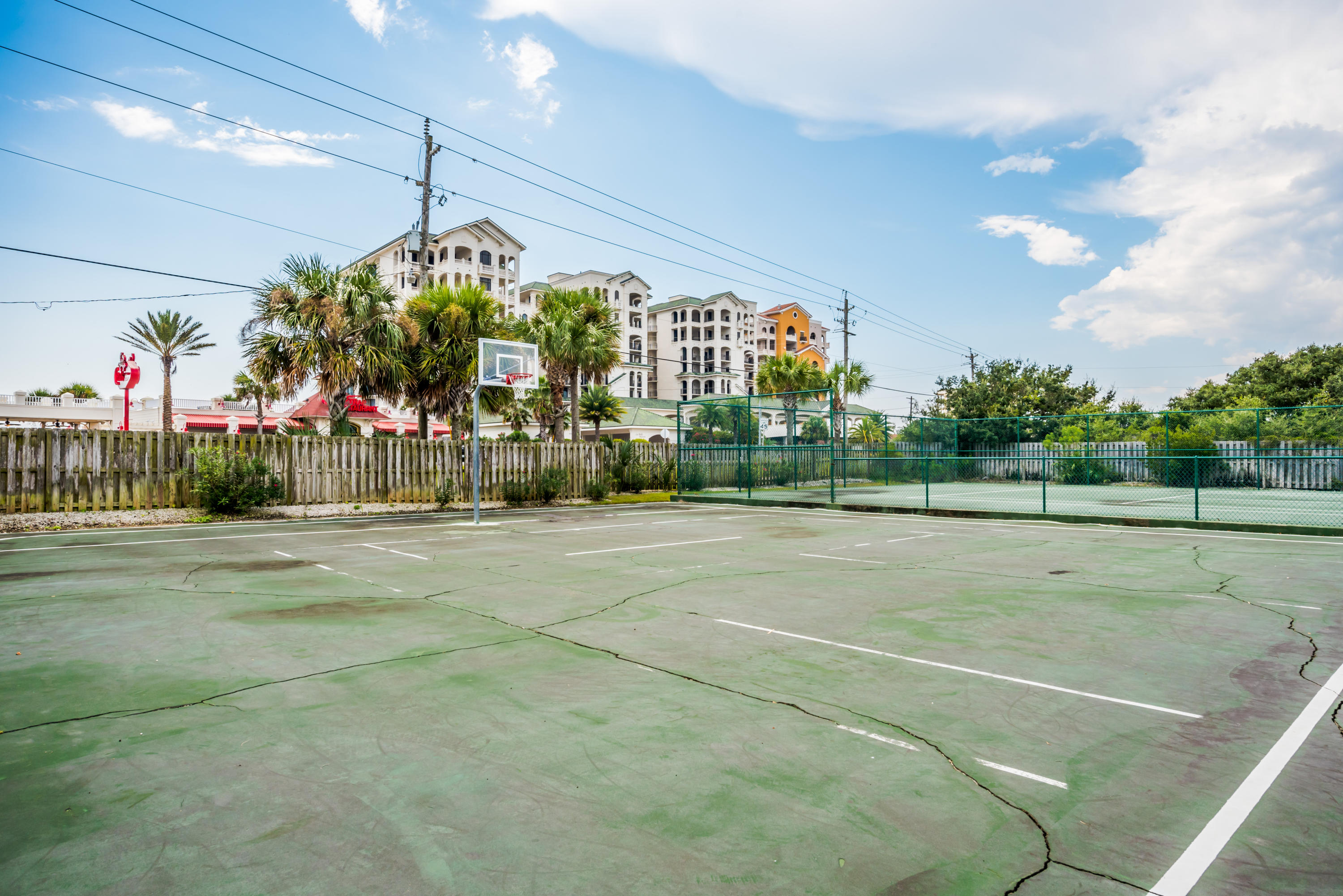 SUNDOWN CONDO - Residential