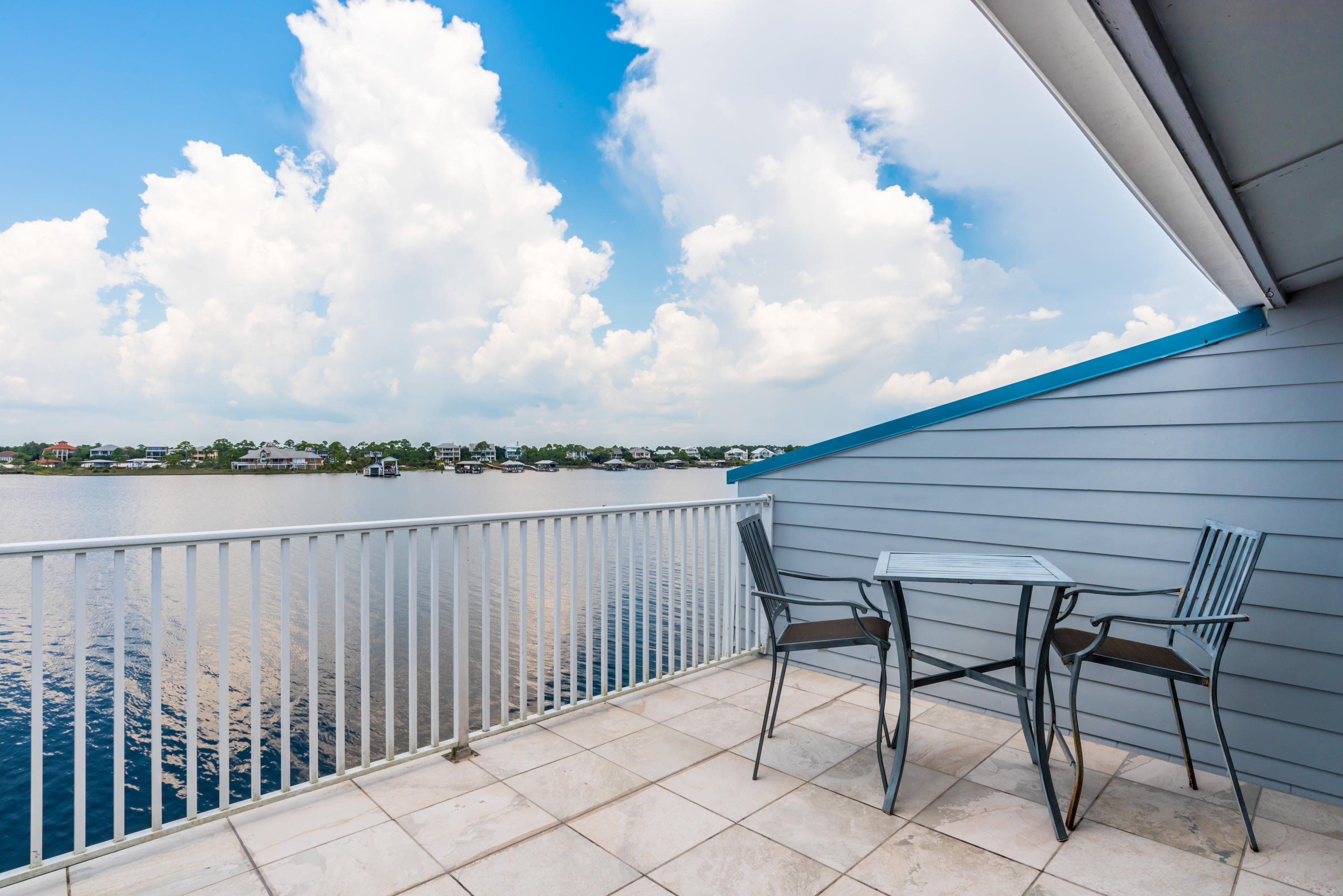 SUNDOWN CONDO - Residential