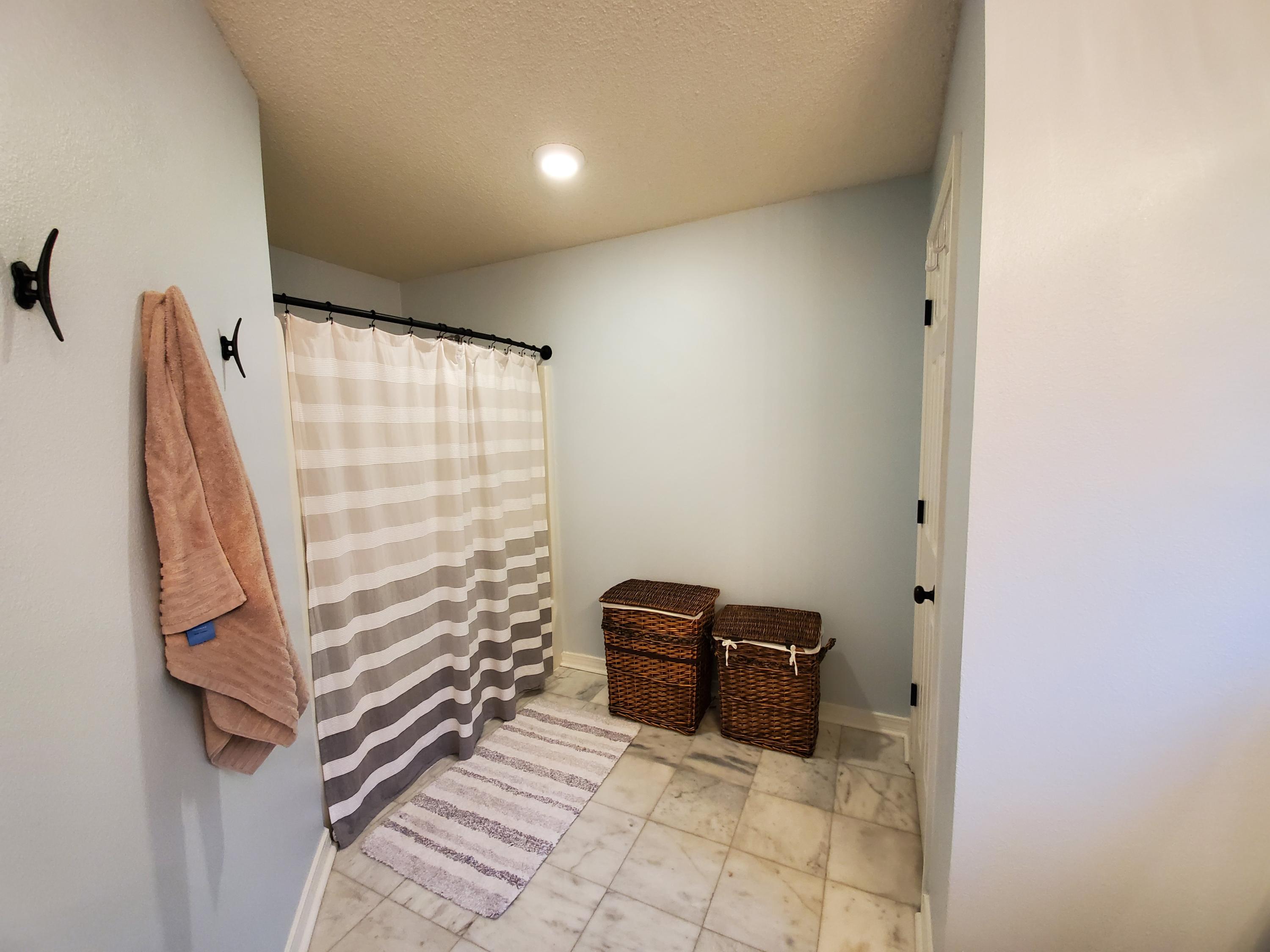 MARSH HARBOR - Residential