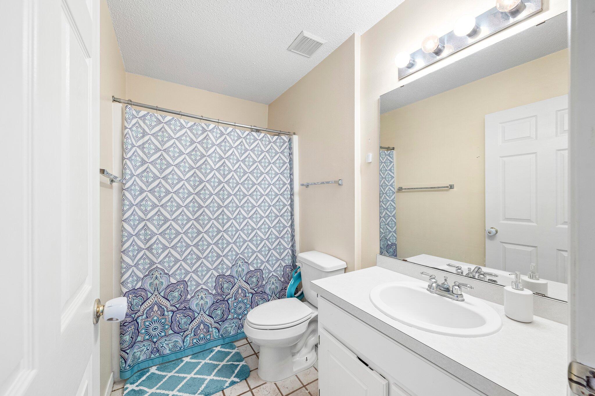 SUGAR CREEK S/D LOT 17 BLK B - Residential