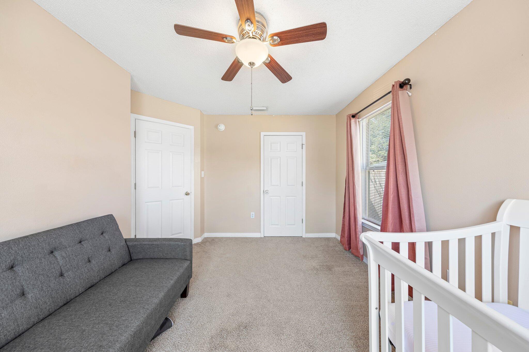 SUGAR CREEK S/D LOT 17 BLK B - Residential