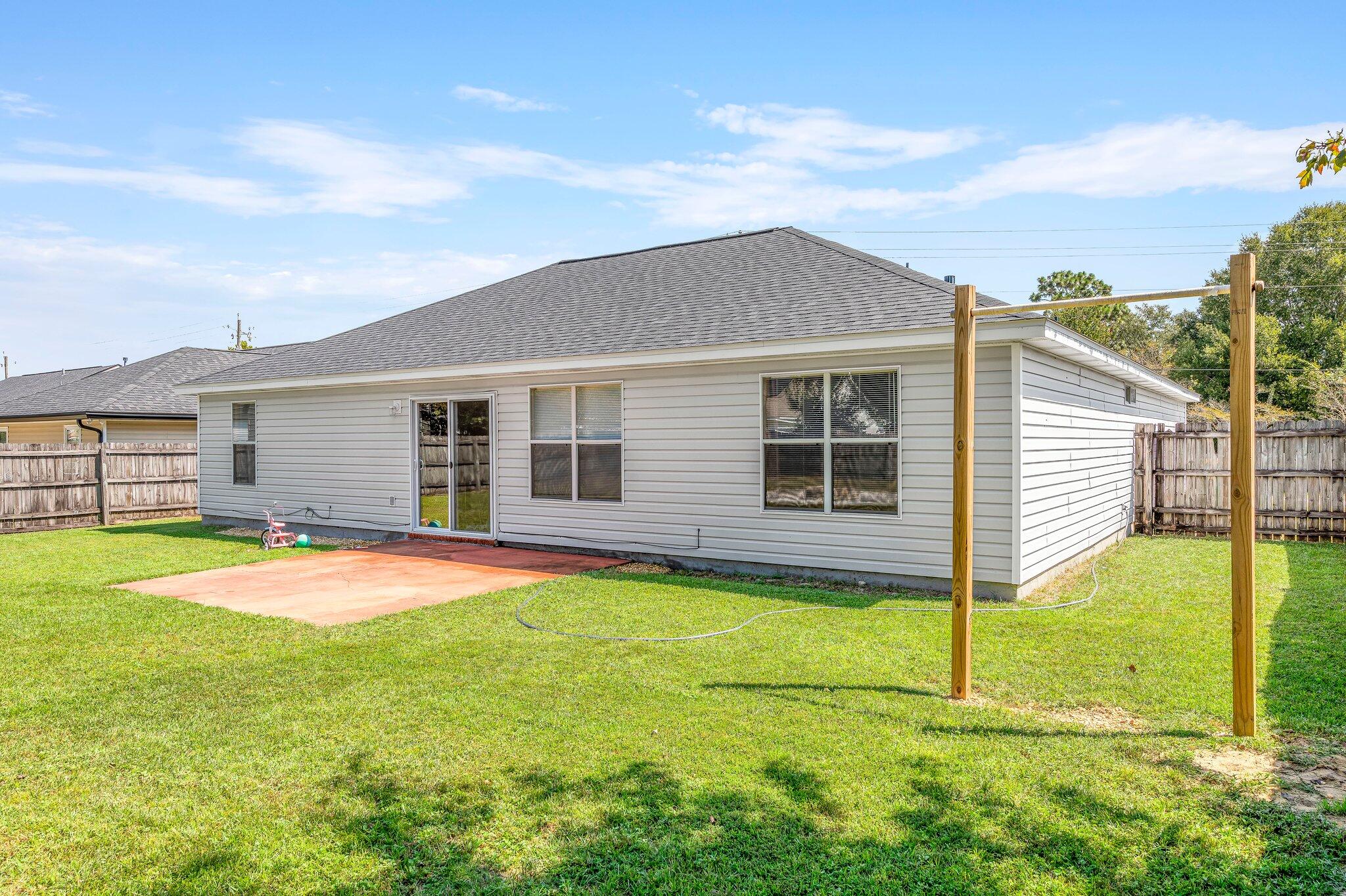 SUGAR CREEK S/D LOT 17 BLK B - Residential