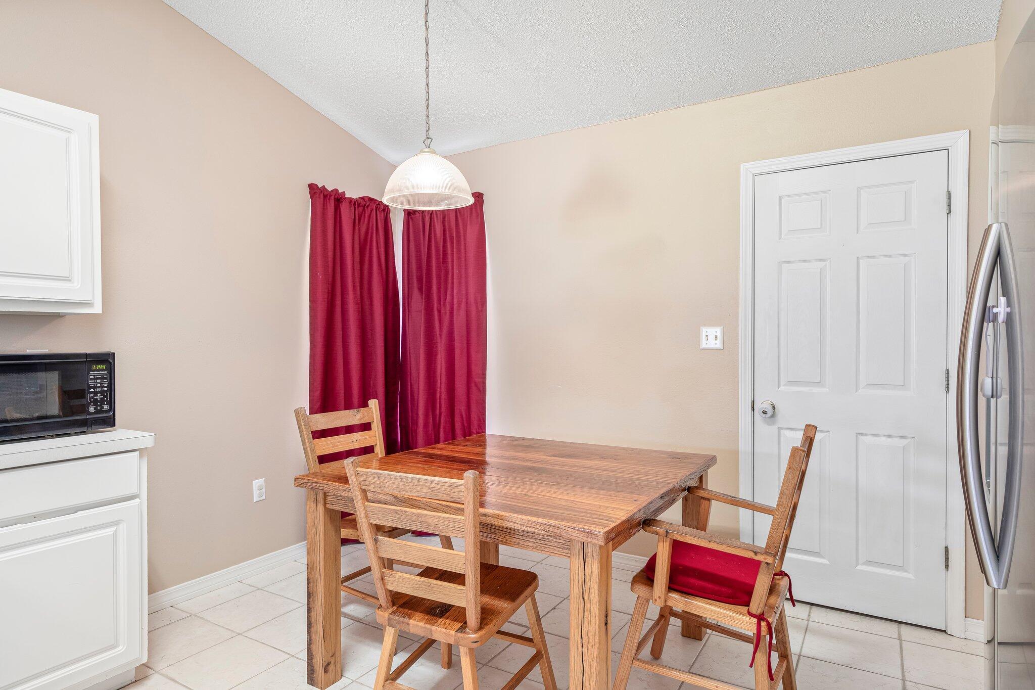 SUGAR CREEK S/D LOT 17 BLK B - Residential