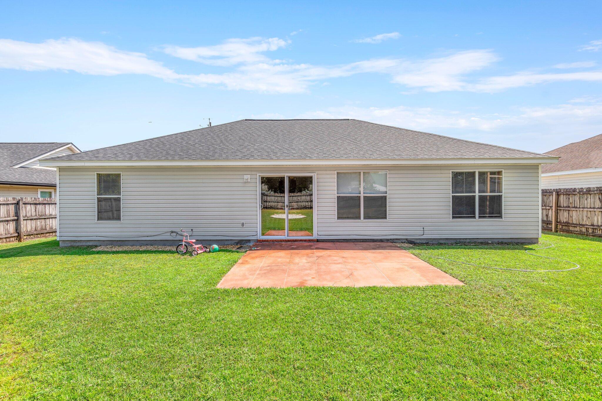 SUGAR CREEK S/D LOT 17 BLK B - Residential