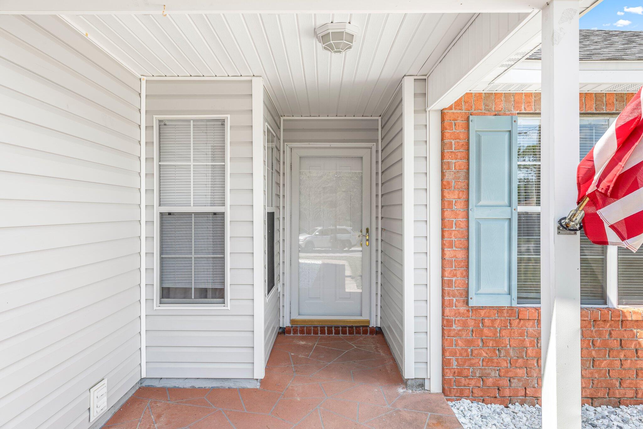SUGAR CREEK S/D LOT 17 BLK B - Residential