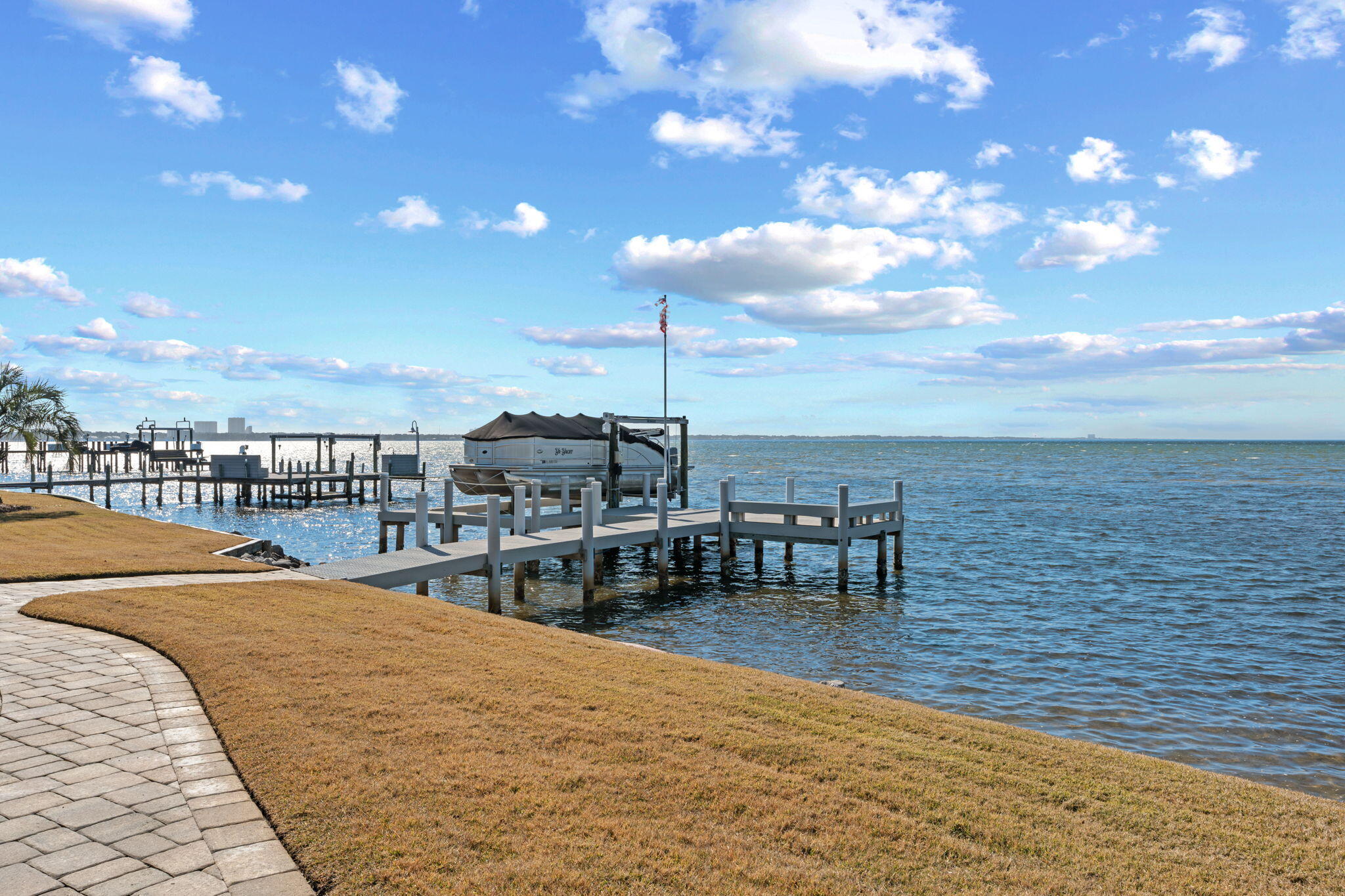 BURNT PINE - Residential