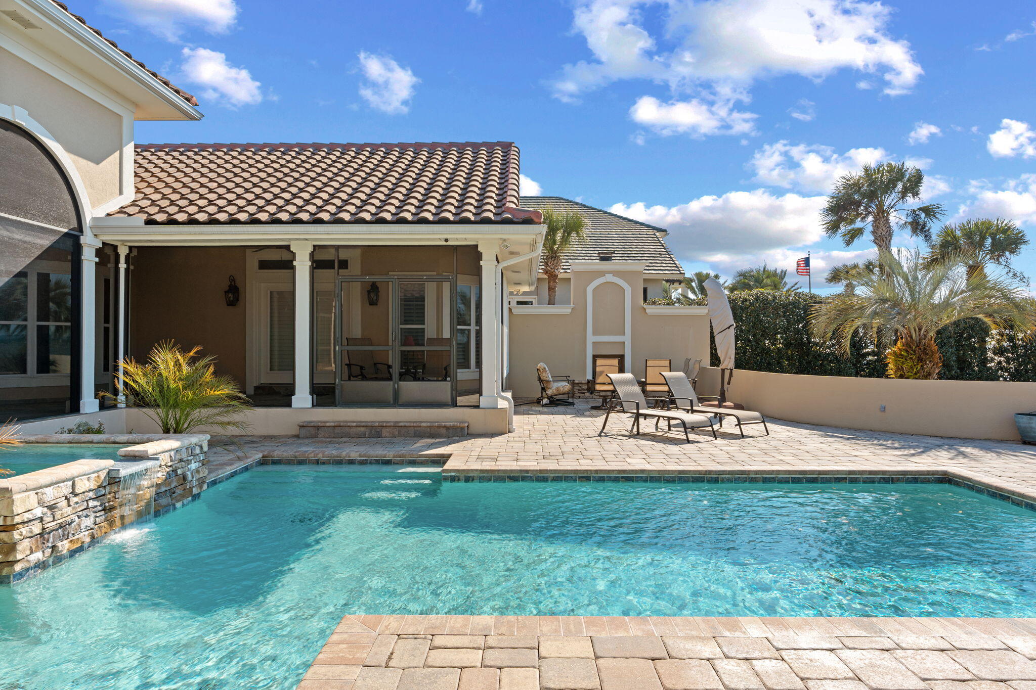 BURNT PINE - Residential