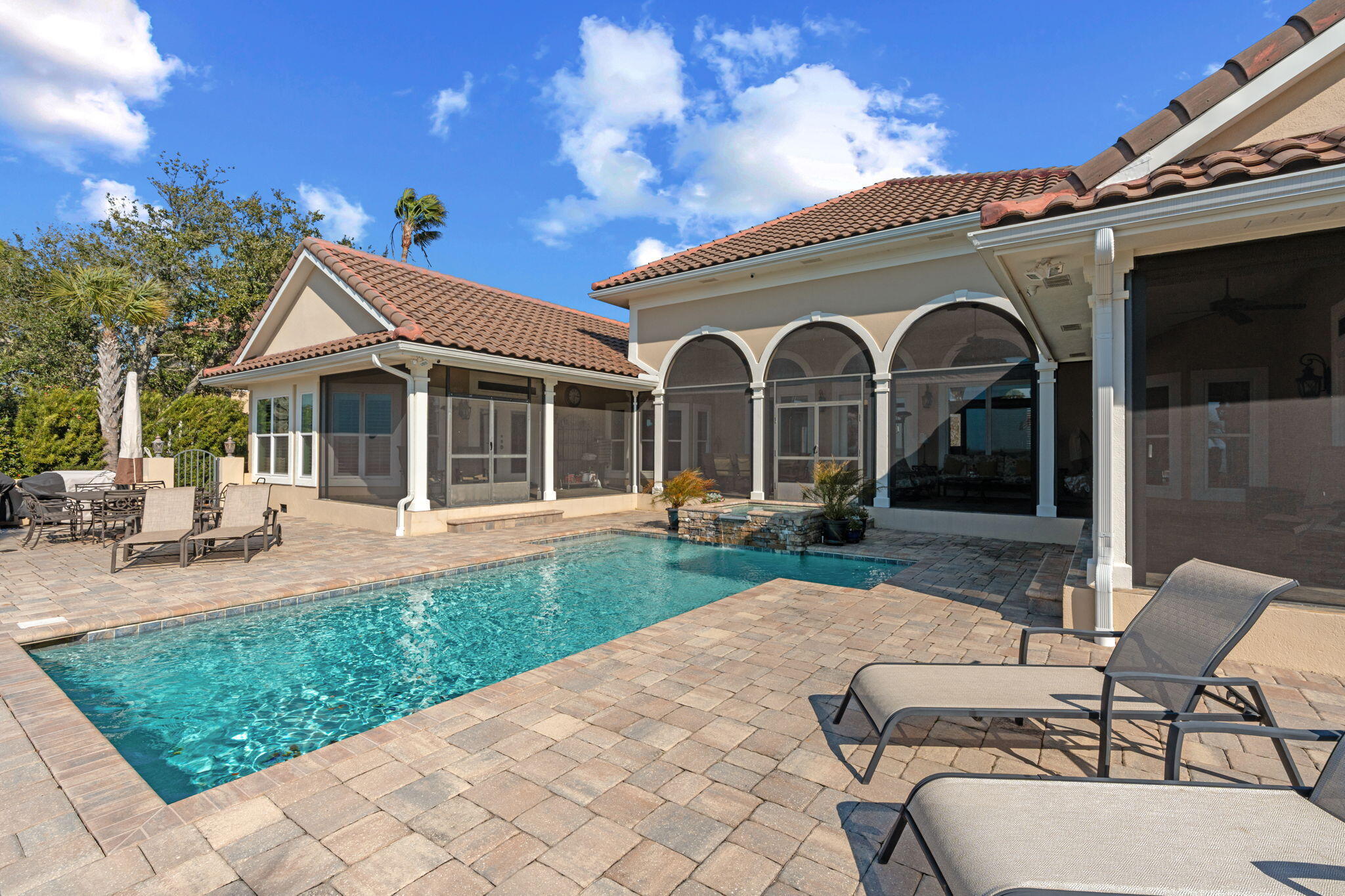 BURNT PINE - Residential