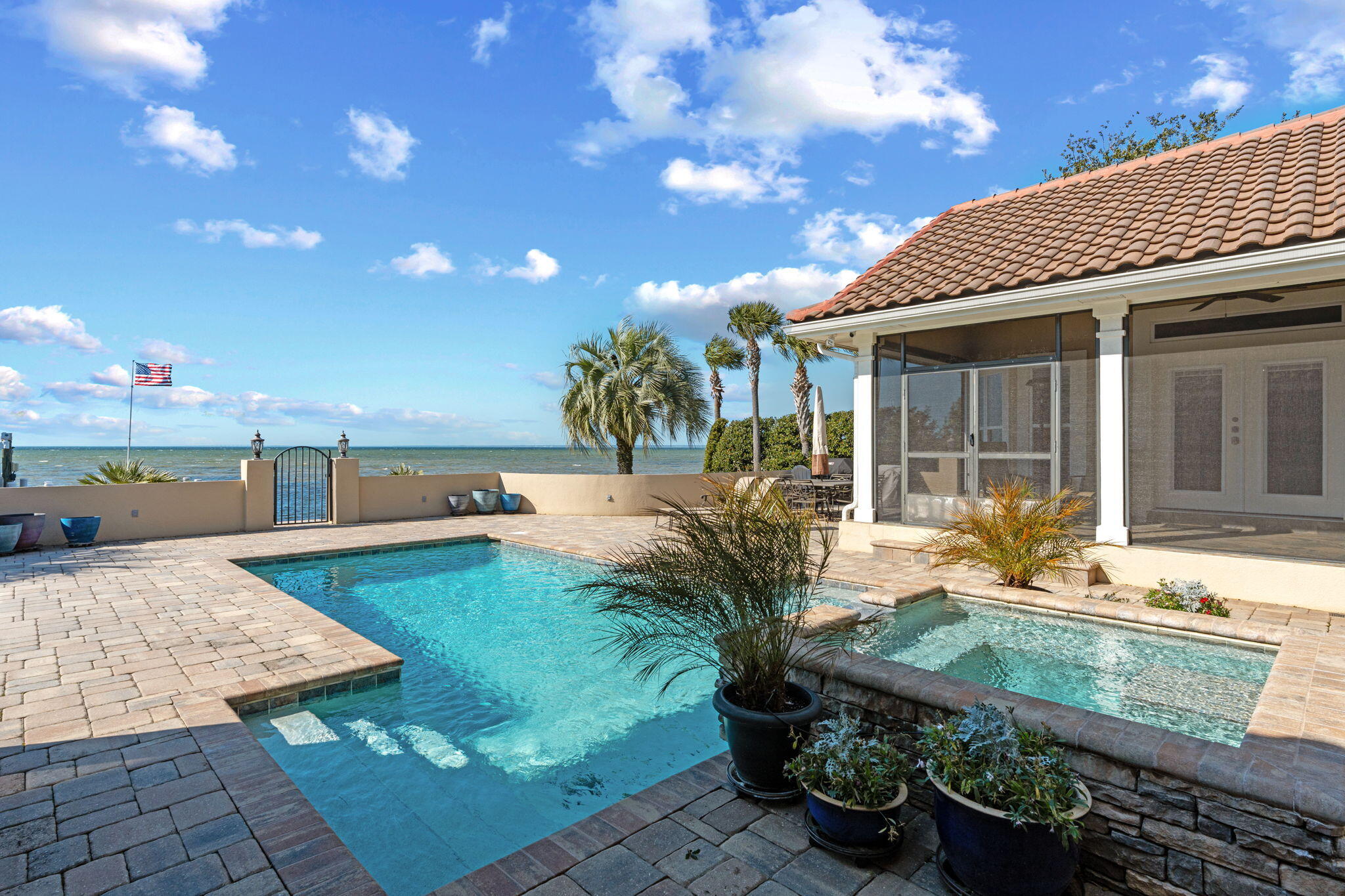 BURNT PINE - Residential