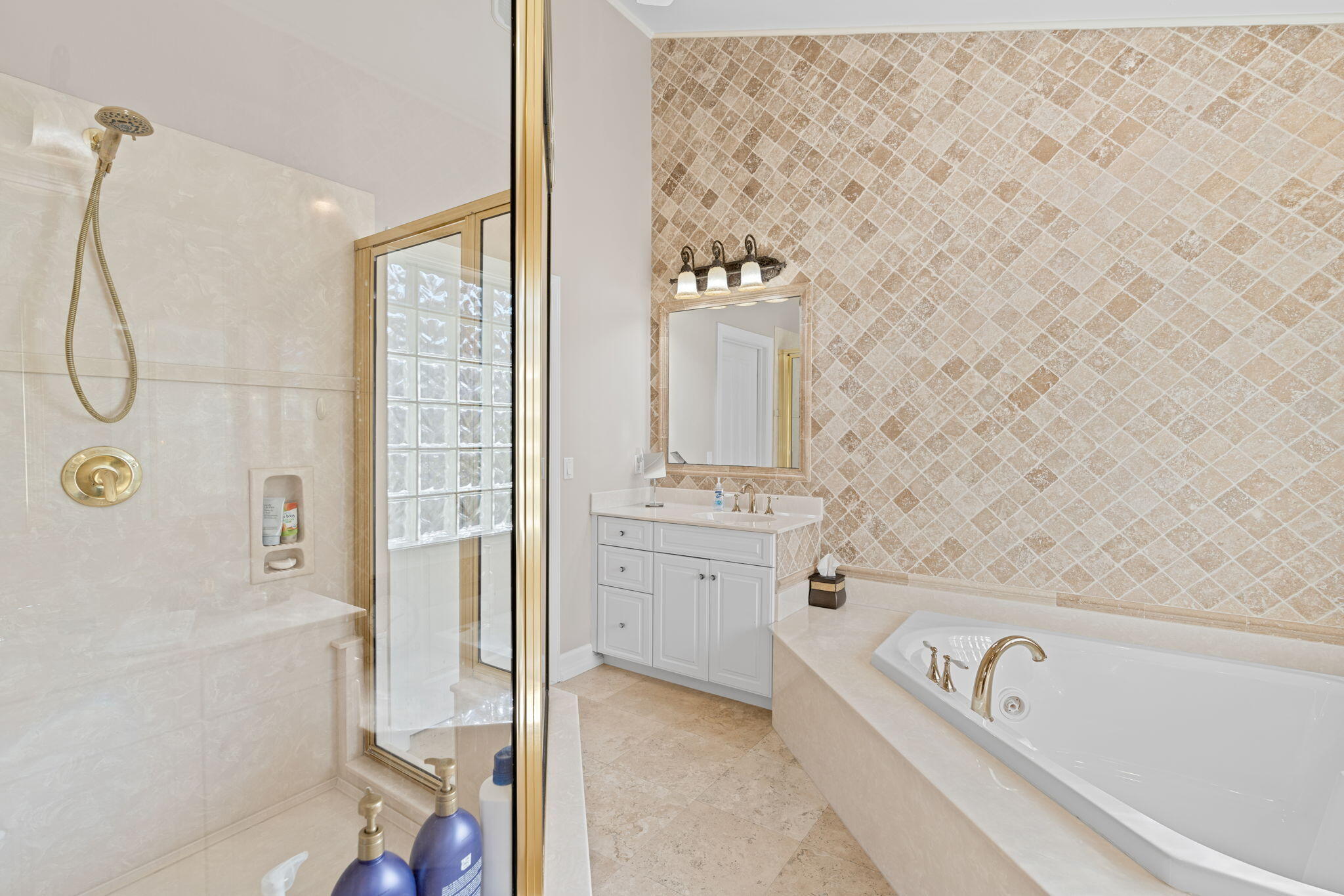 BURNT PINE - Residential