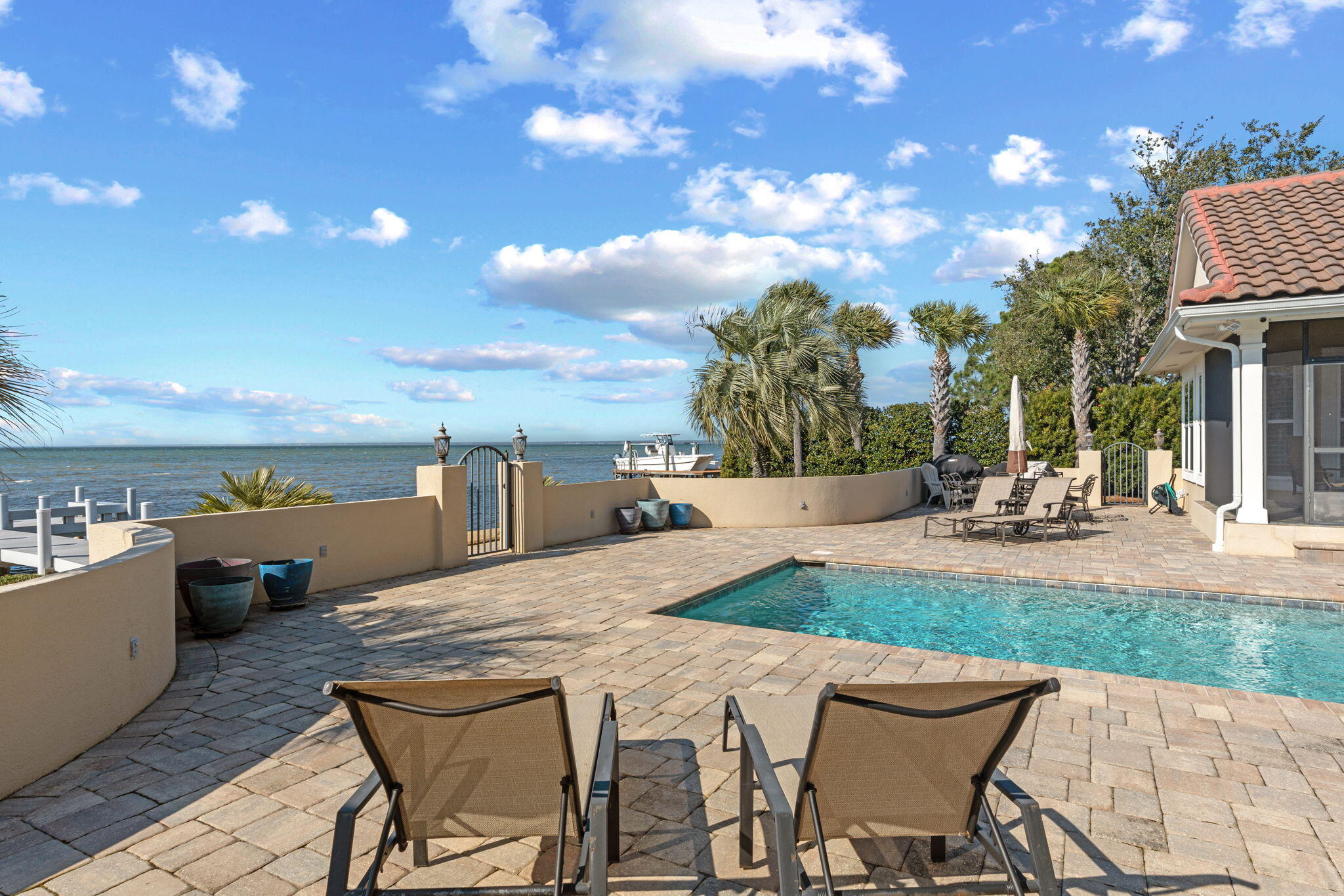 BURNT PINE - Residential