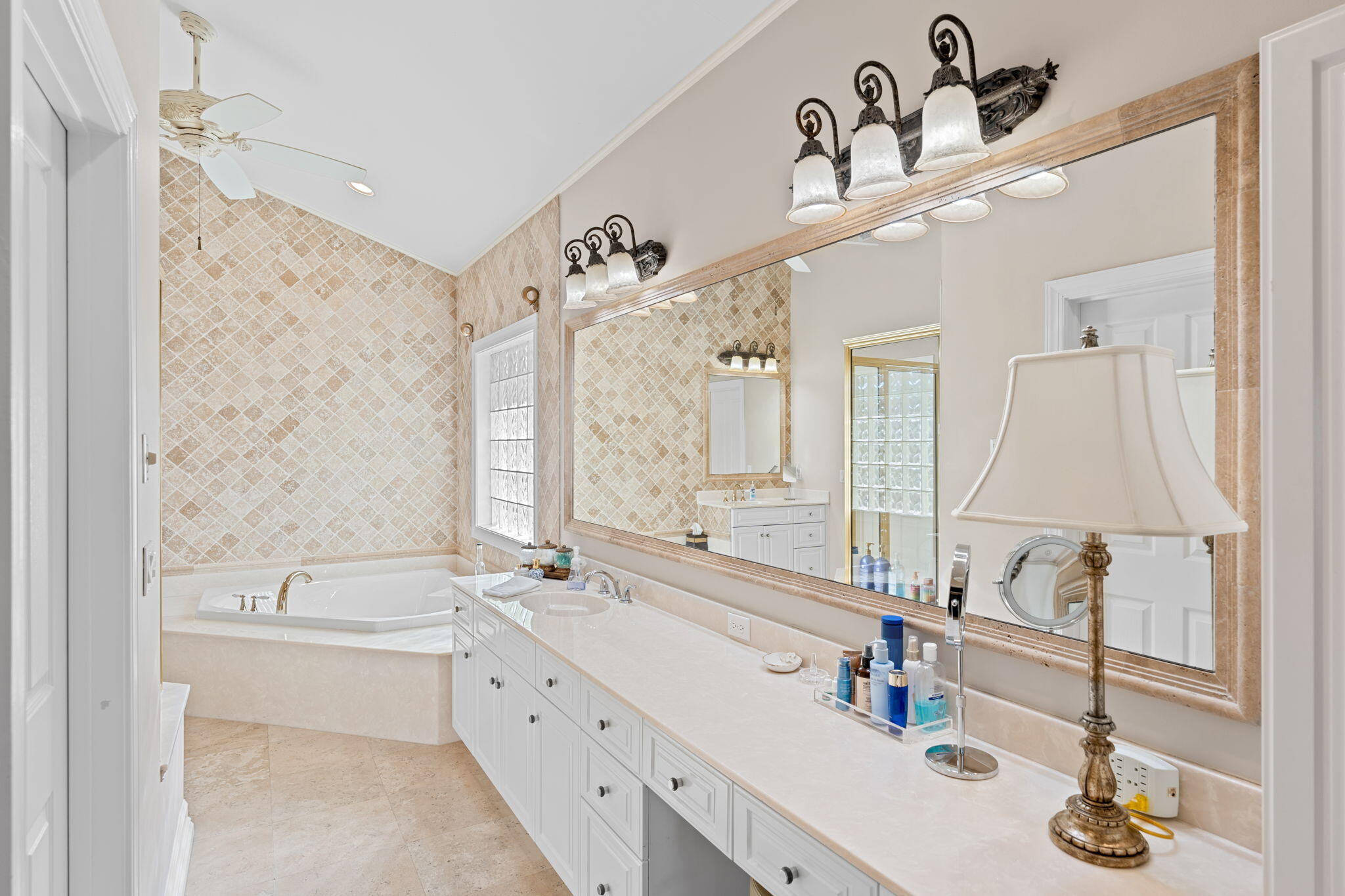 BURNT PINE - Residential