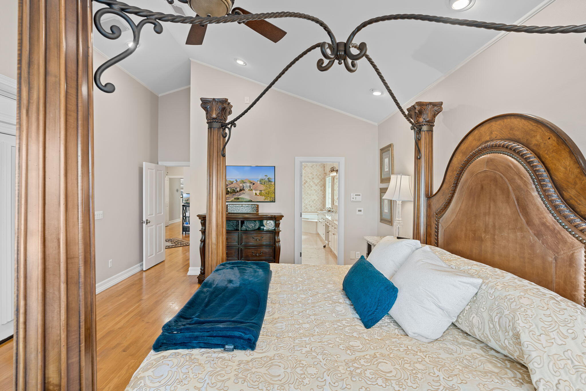 BURNT PINE - Residential