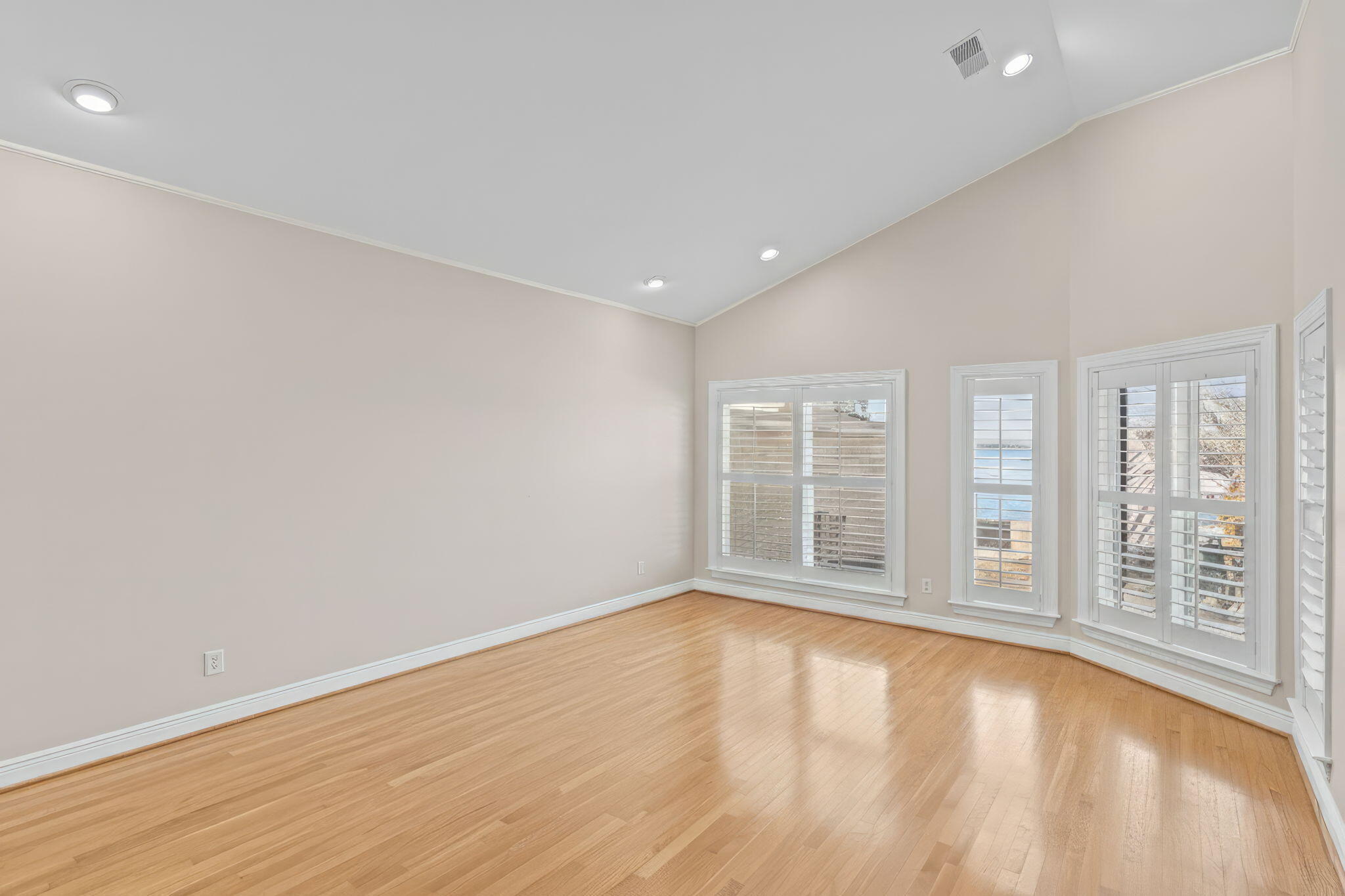 BURNT PINE - Residential