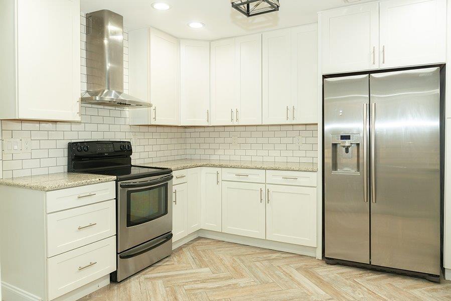 CREEKSIDE ESTATES - Residential