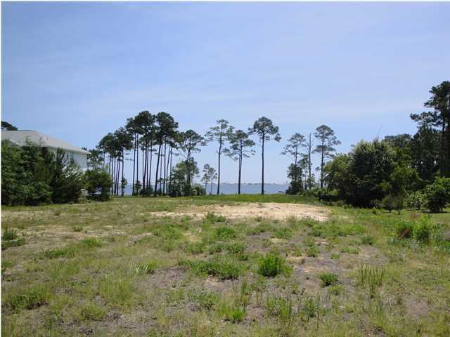 MARTHA'S COVE - Land