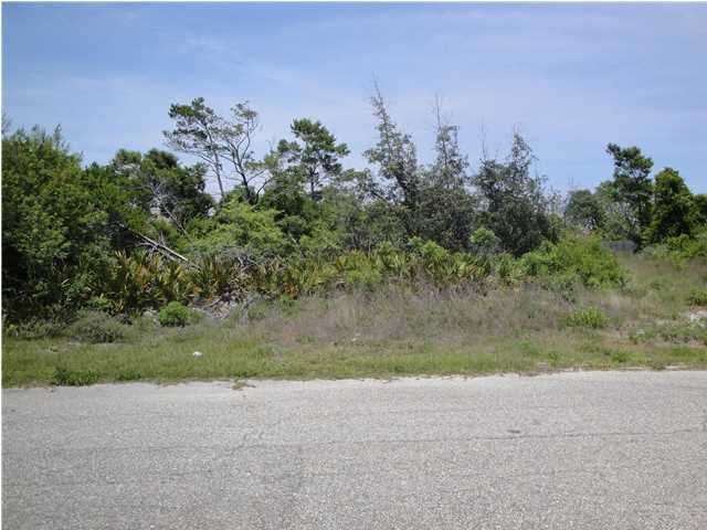 MARTHA'S COVE - Land