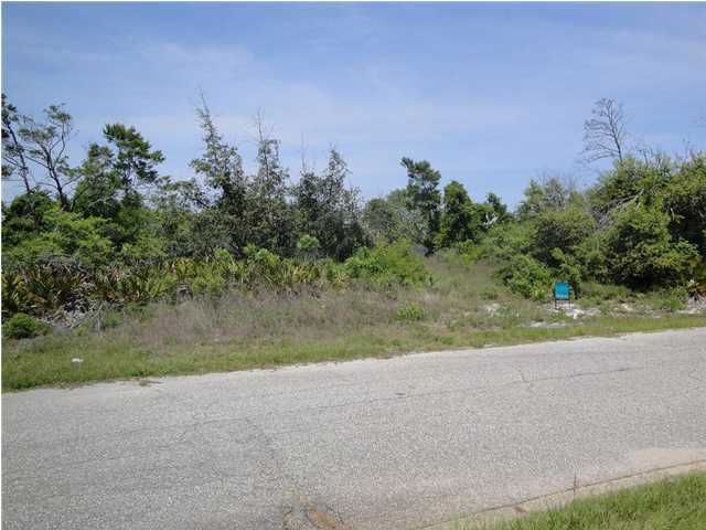 MARTHA'S COVE - Land