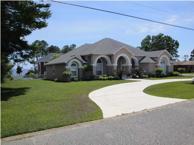 MARTHA'S COVE - Land