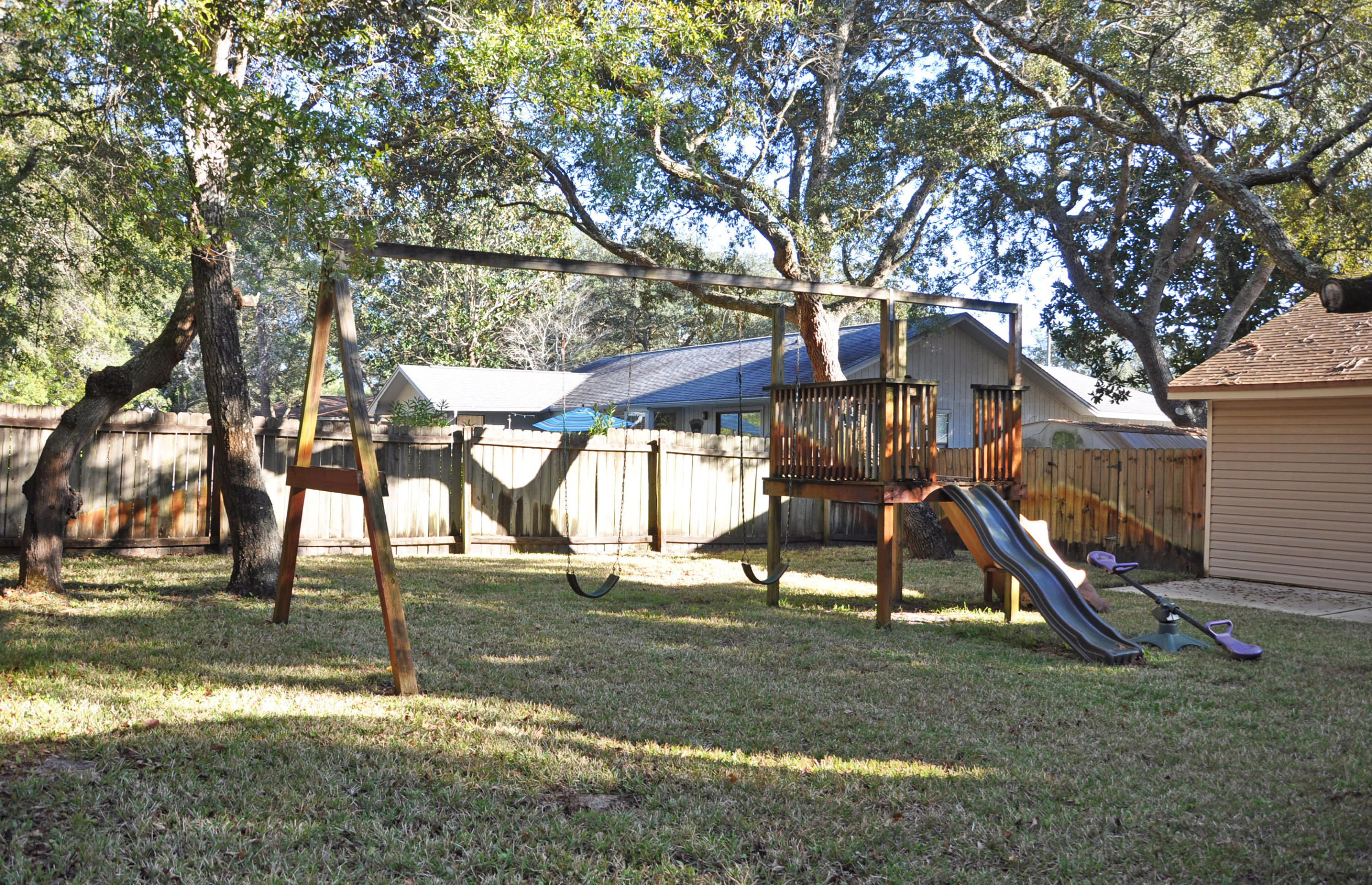 LIVE OAK SHORES - Residential