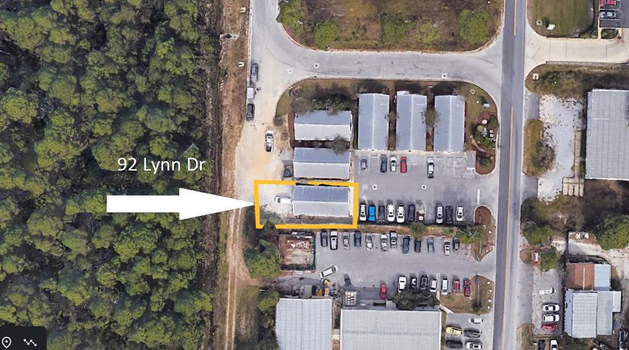 Flexible professional office space in the heart of  Santa Rosa Beach. Zoned light industrial but the space has a comfortable professional feel so it's a great place to meet customers. Prefect for an attorney, engineer, or insurance professional. Not many of these types of locations in the area. Grow your business here!