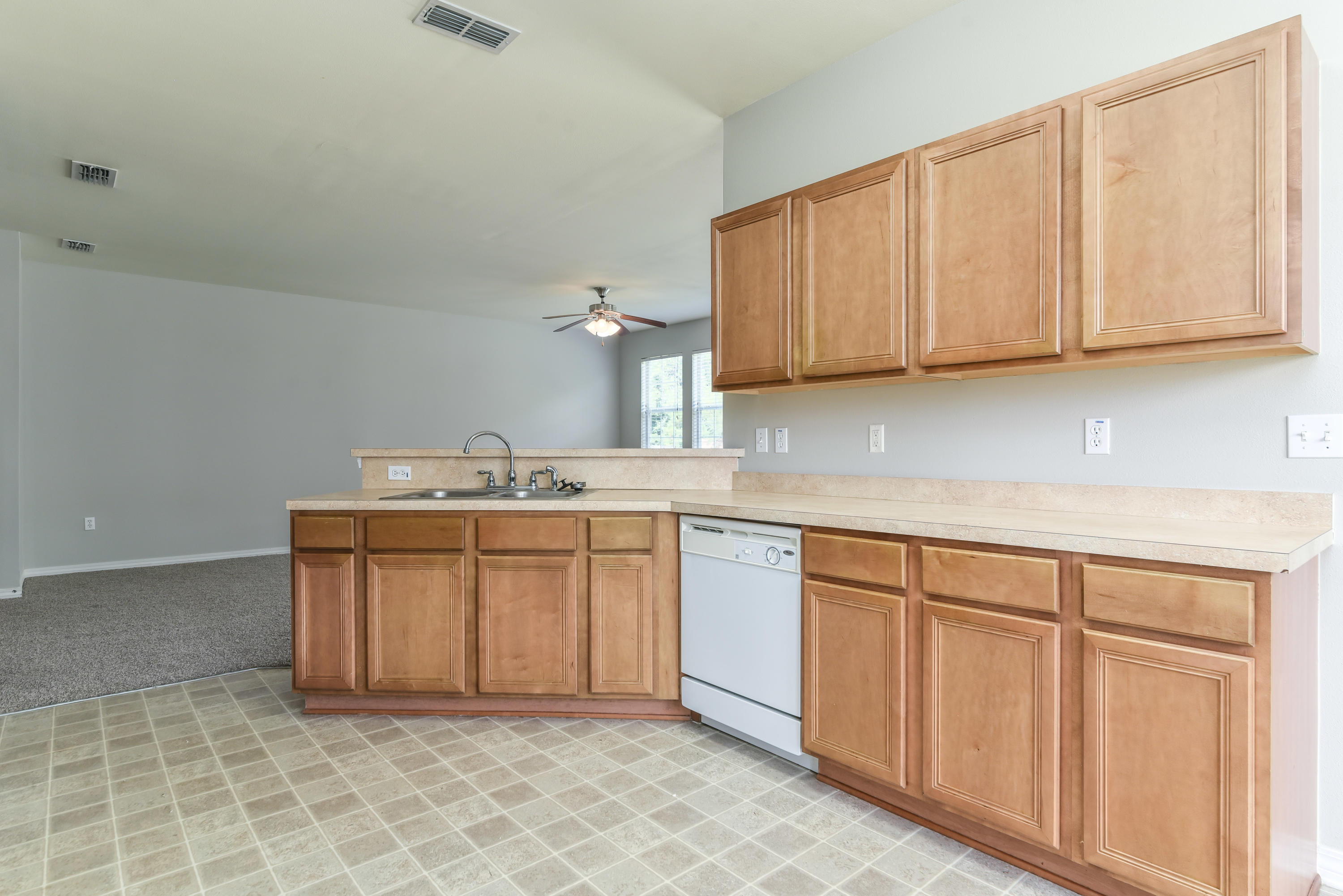 SANDY RIDGE ESTATES - Residential Lease
