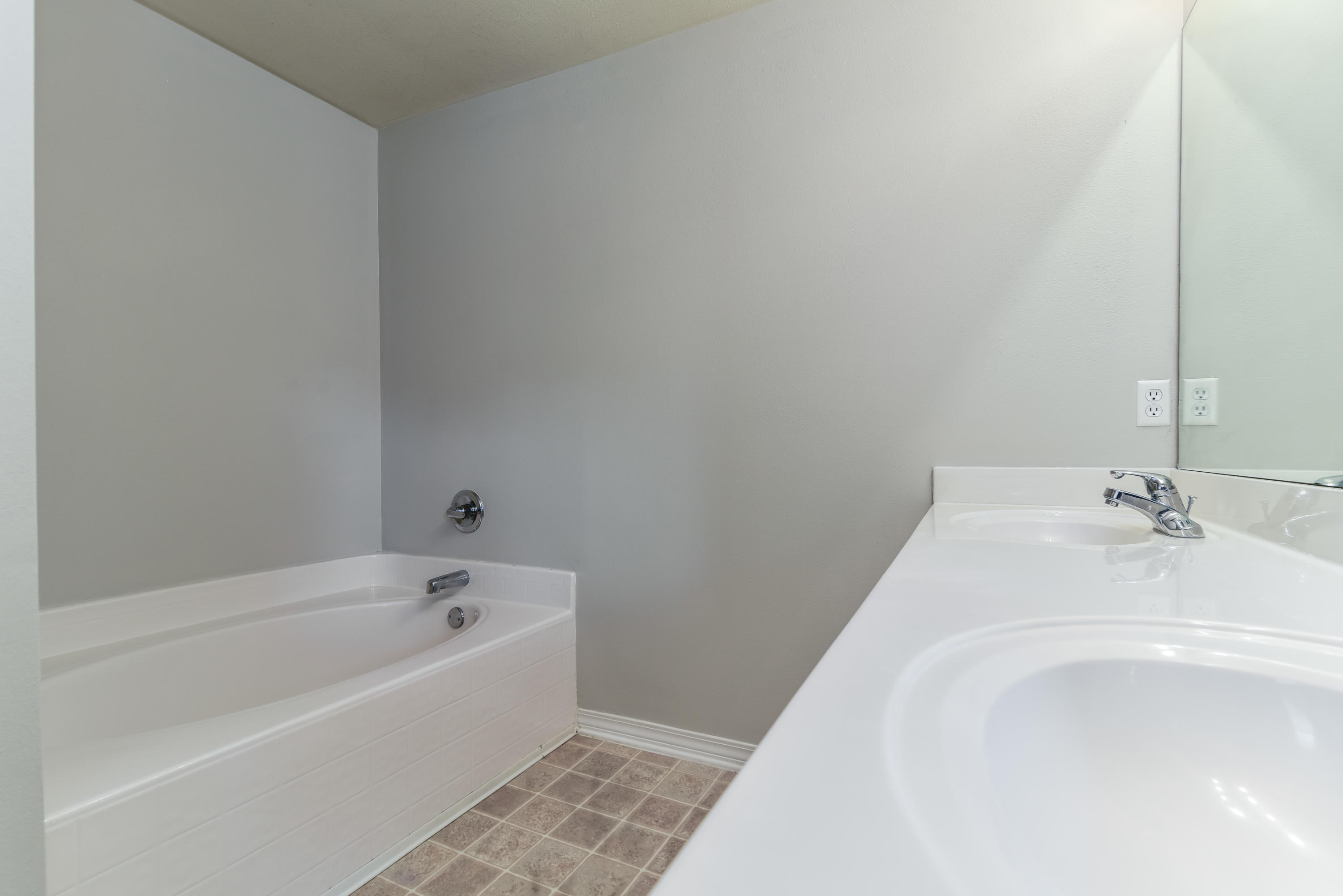 SANDY RIDGE ESTATES - Residential Lease