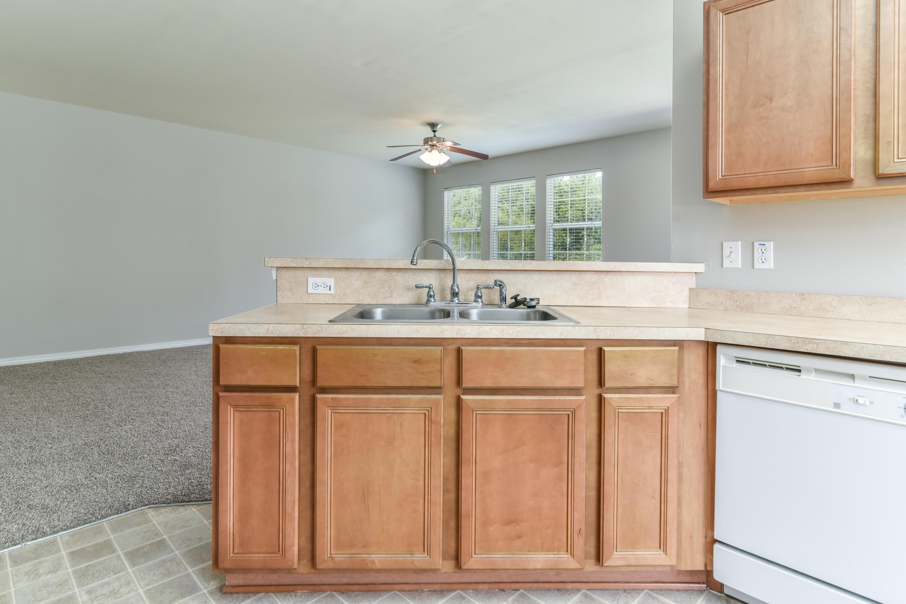 SANDY RIDGE ESTATES - Residential Lease