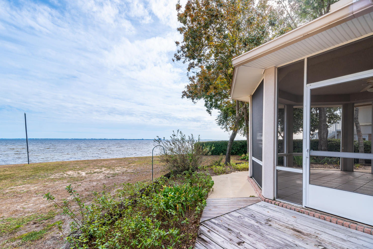 LAKE LORRAINE ESTATES - Residential