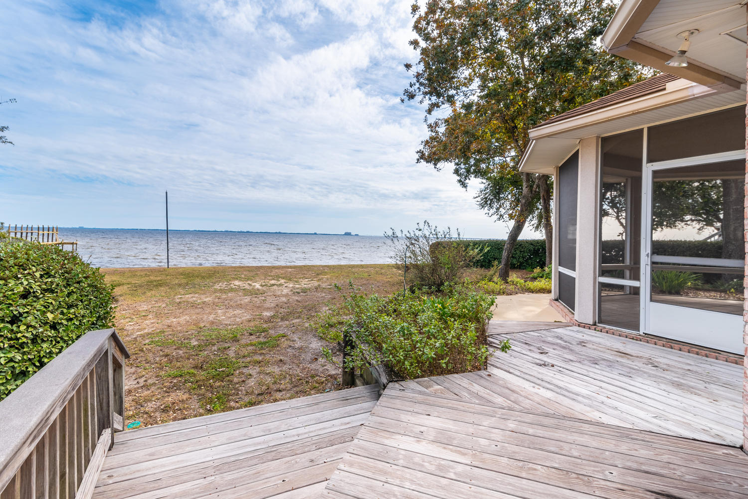 LAKE LORRAINE ESTATES - Residential