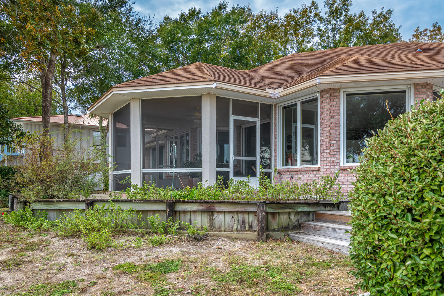 LAKE LORRAINE ESTATES - Residential