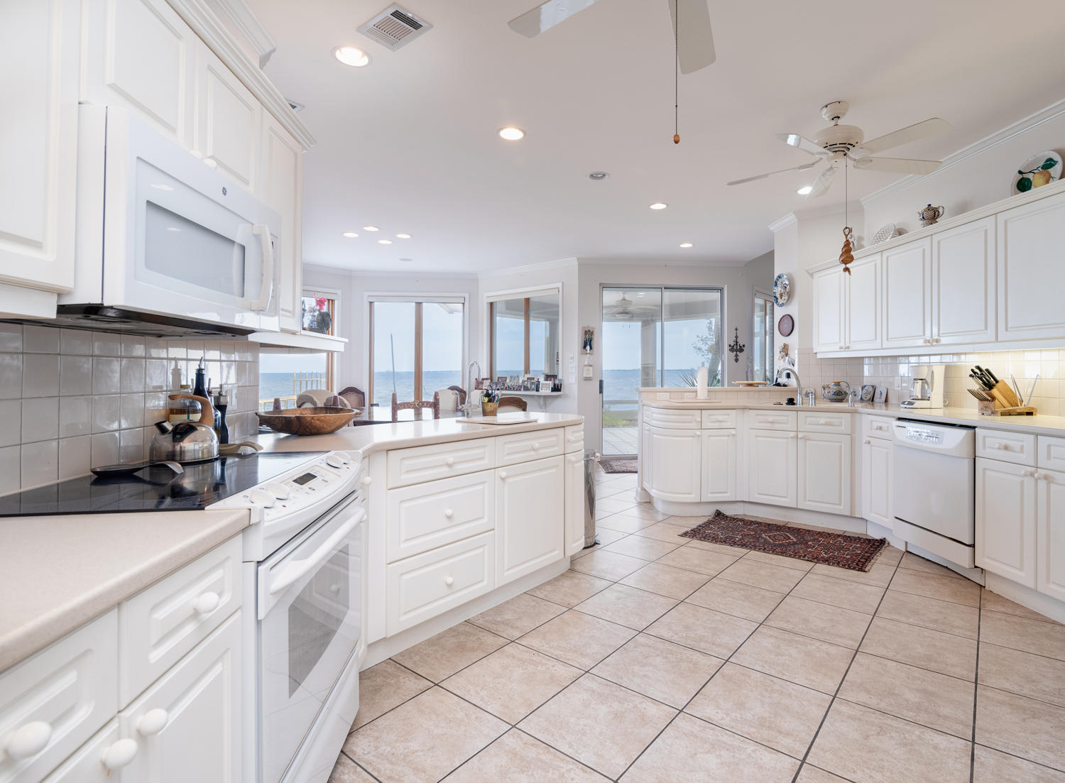 LAKE LORRAINE ESTATES - Residential