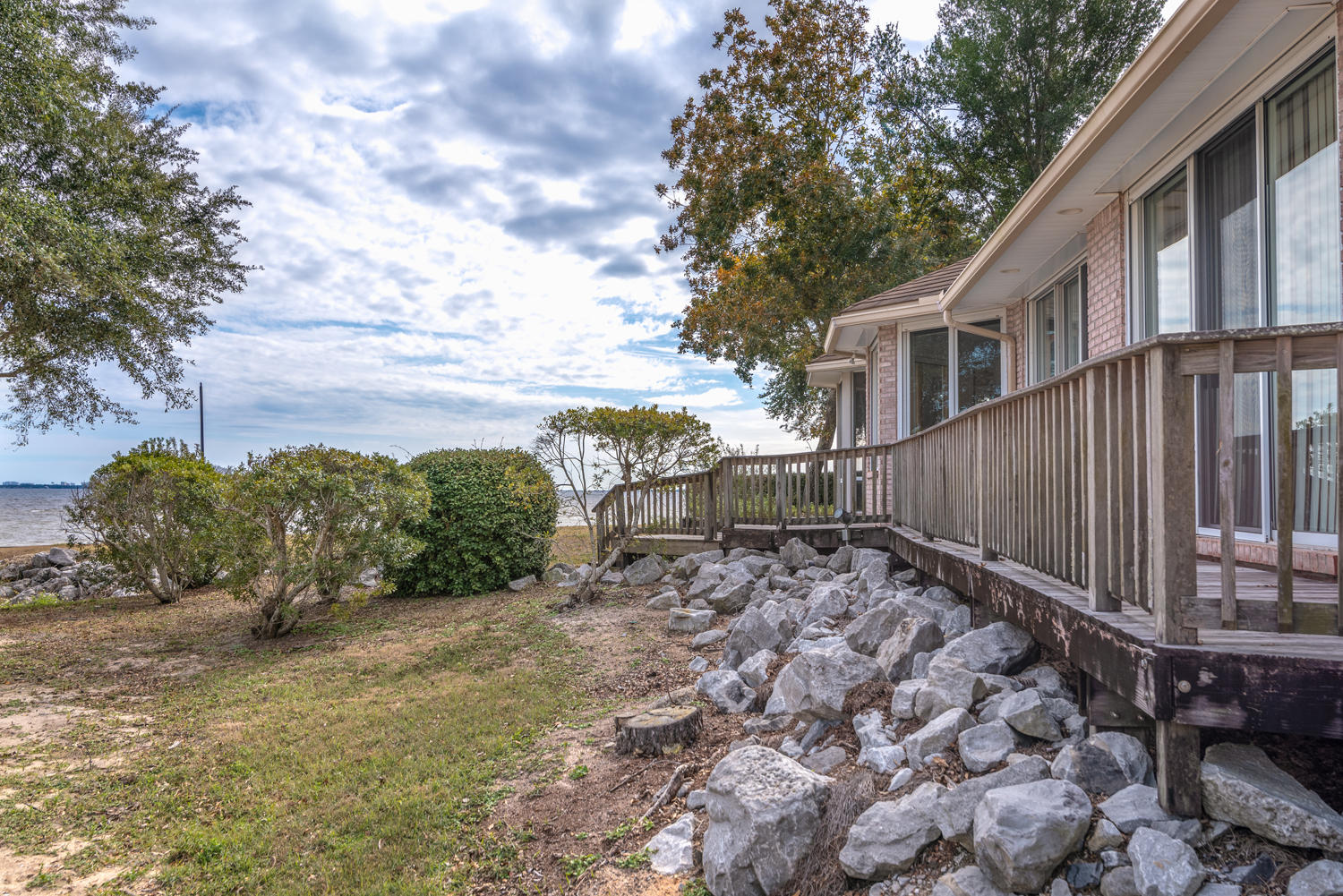 LAKE LORRAINE ESTATES - Residential