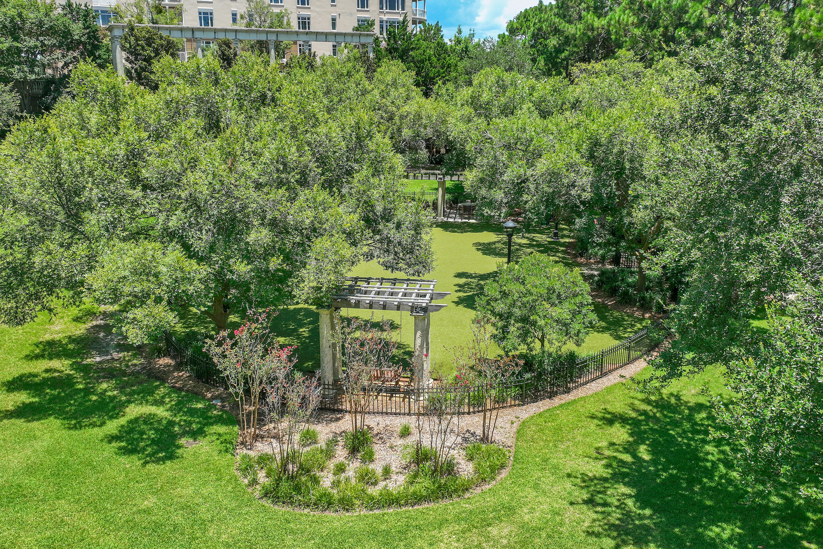 ONE WATER PLACE AT KELLY PLANTATION - Residential