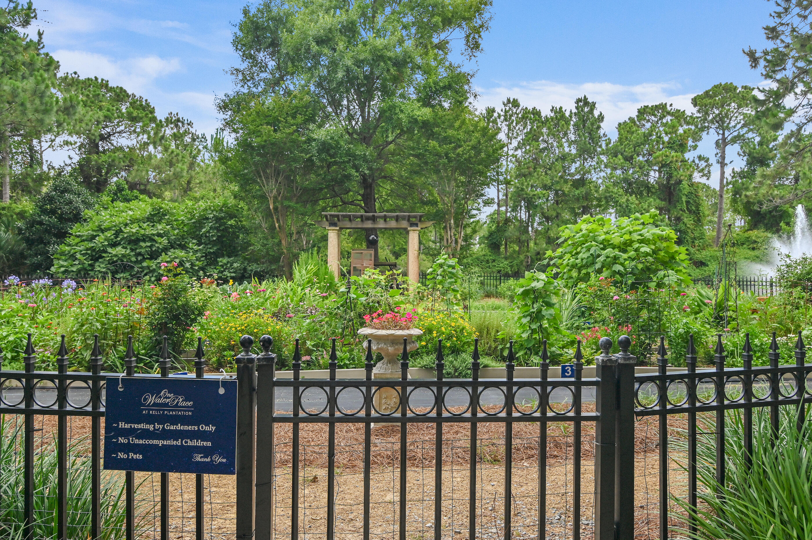 ONE WATER PLACE AT KELLY PLANTATION - Residential