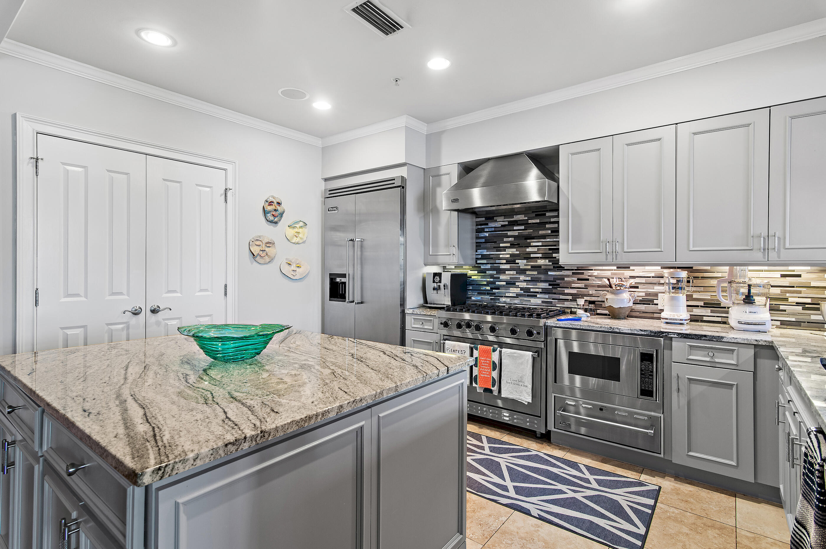 ONE WATER PLACE AT KELLY PLANTATION - Residential