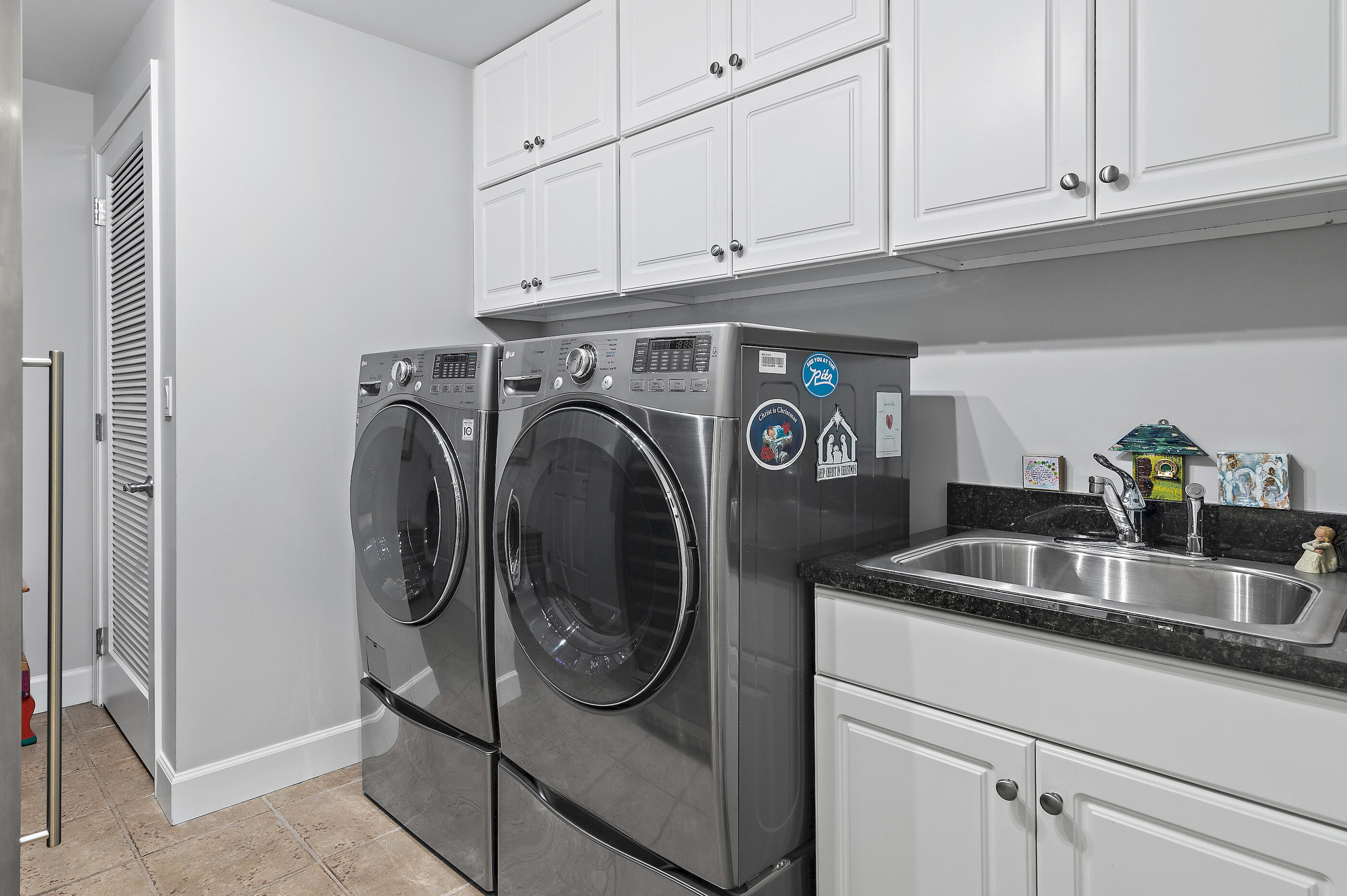 ONE WATER PLACE AT KELLY PLANTATION - Residential