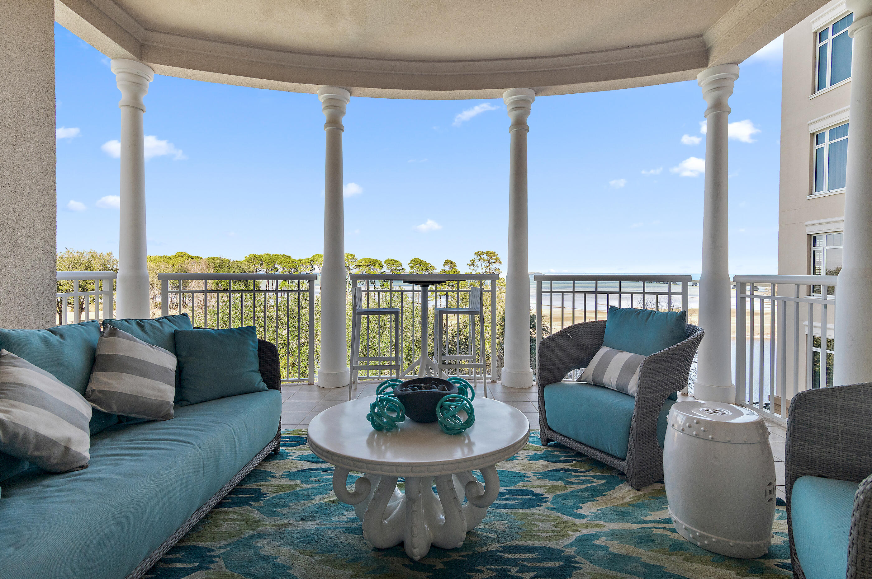 ONE WATER PLACE AT KELLY PLANTATION - Residential