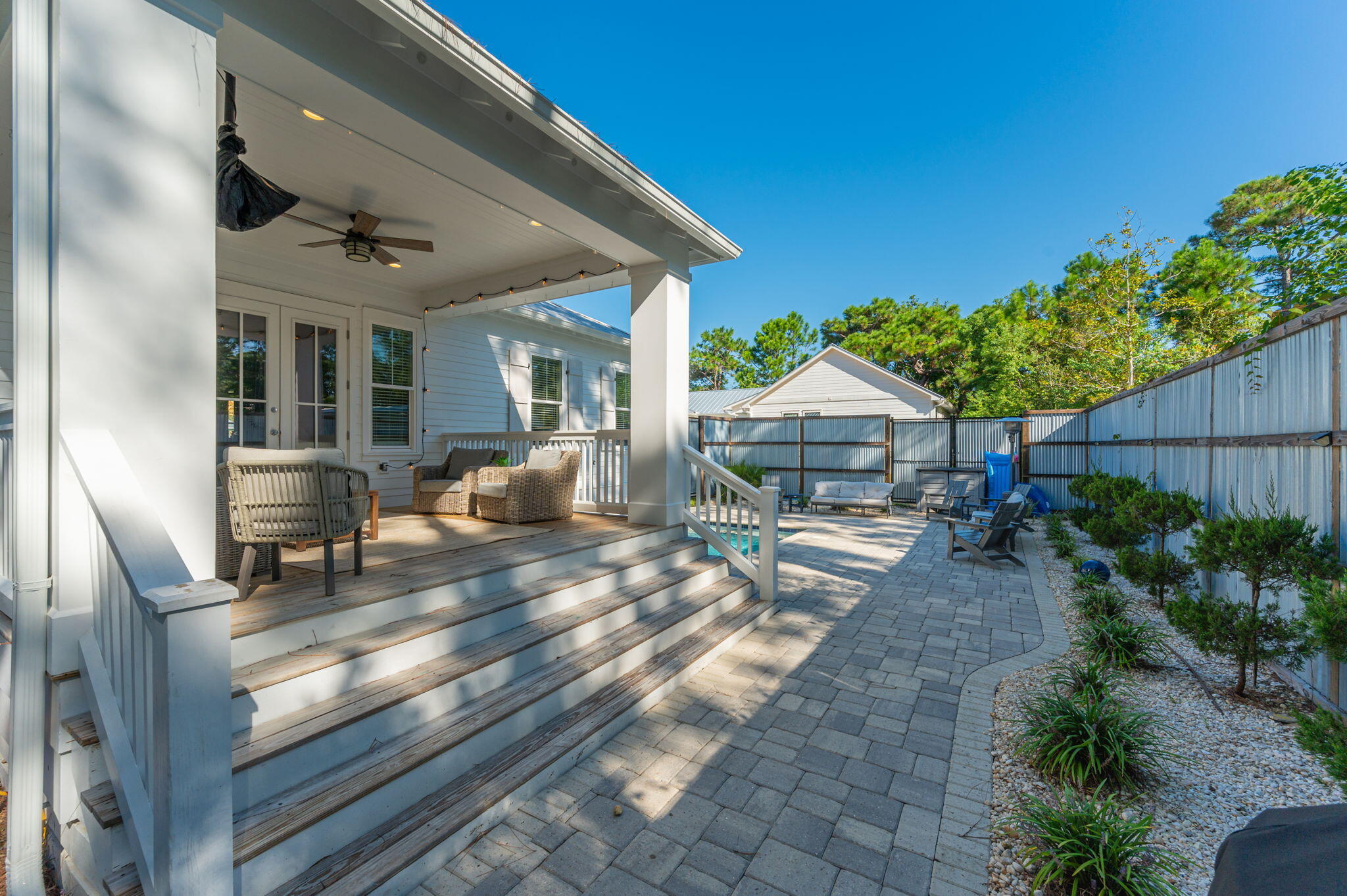 GULF SHORE MANOR - Residential