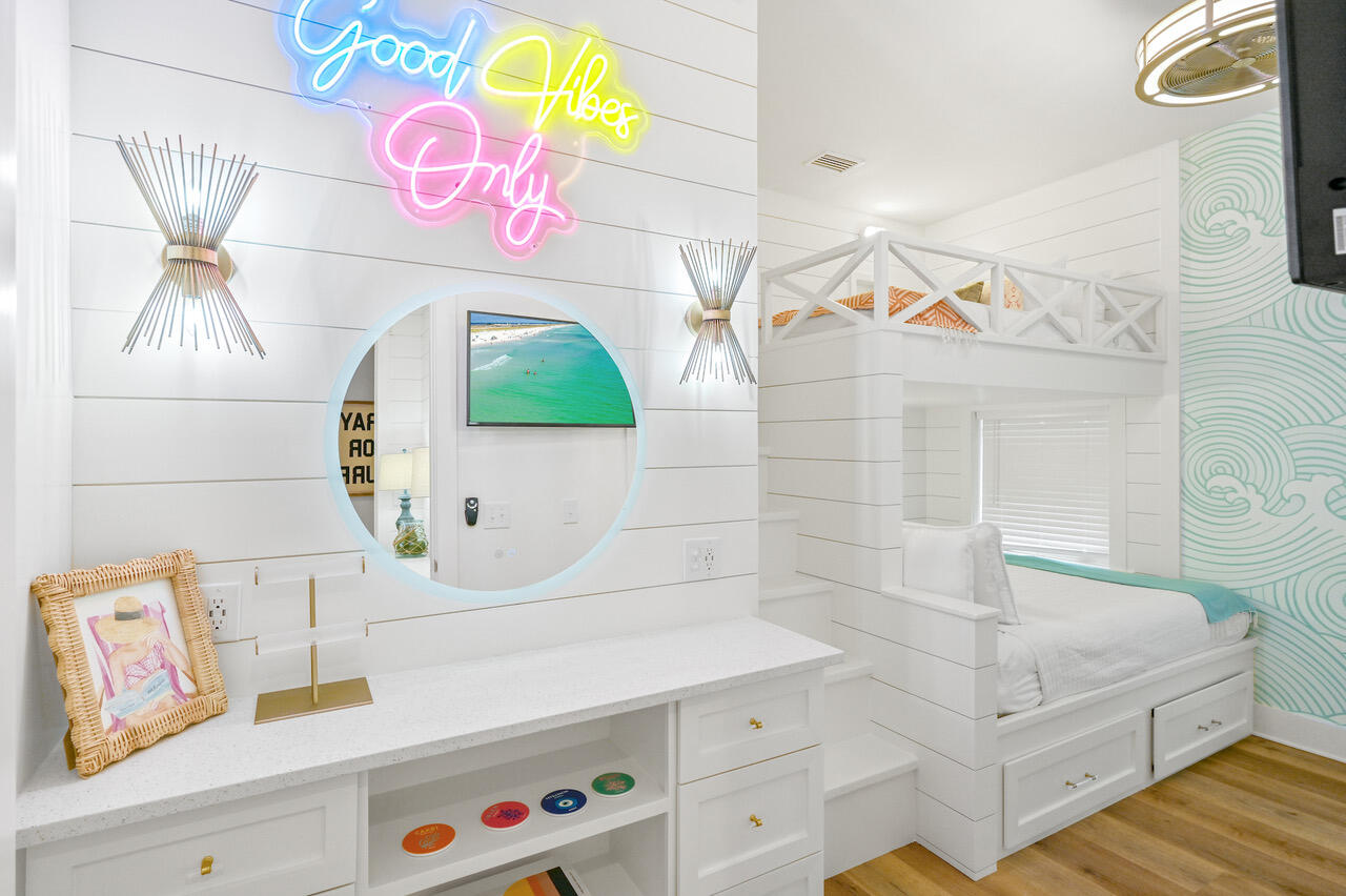 GULF SHORE MANOR - Residential