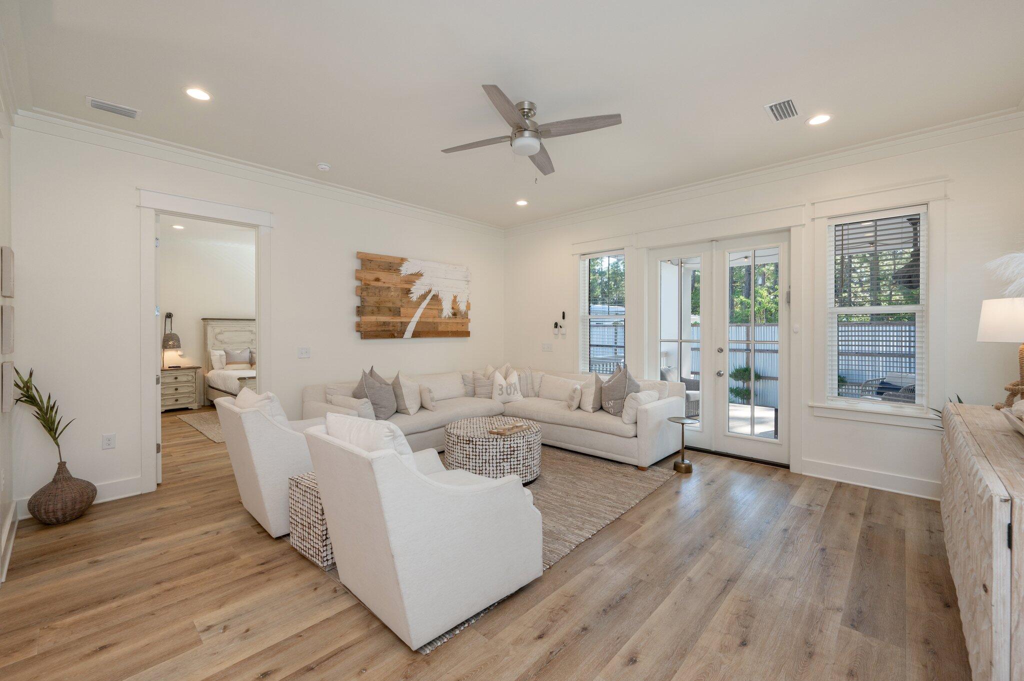 GULF SHORE MANOR - Residential