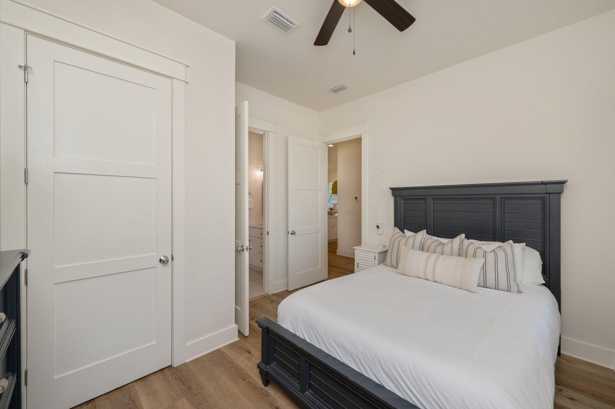 GULF SHORE MANOR - Residential