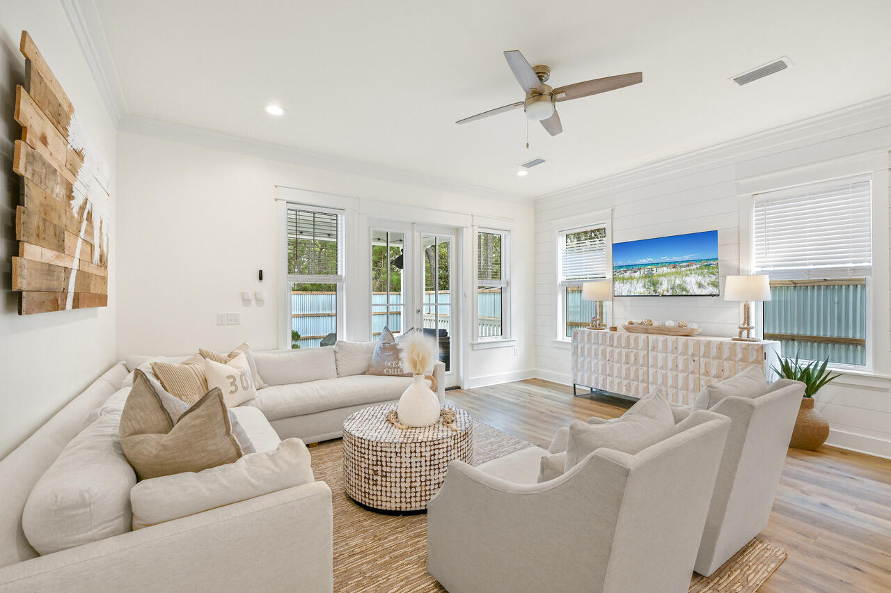 GULF SHORE MANOR - Residential