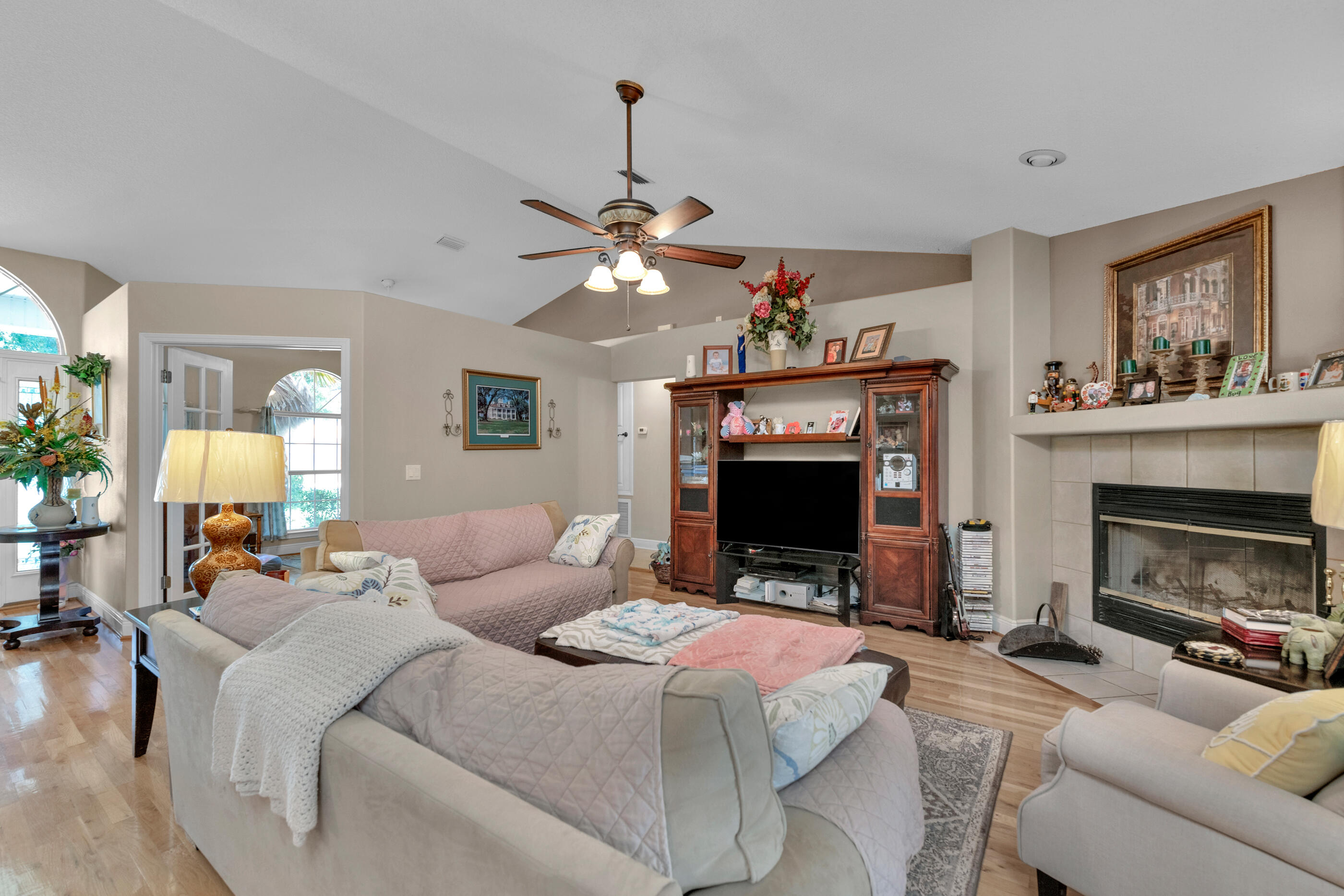 HOLLEY BY THE SEA - Residential