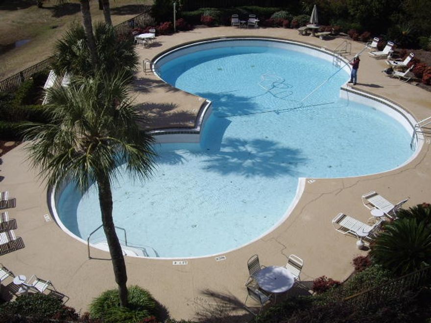 TOP 4TH FLOOR, DIRECT WATERFRONT, STUDIO UNIT... FULLY REMODELED/UPGRADED THROUGHOUT AND COMES WITH YOUR VERY OWN ASSIGNED ''HUGE'' 54FT BOAT SLIP... OWNER FINANCING IS AVAILABLE.. FULLY FURNISHED THROUGHOUT AND ALL NEW..