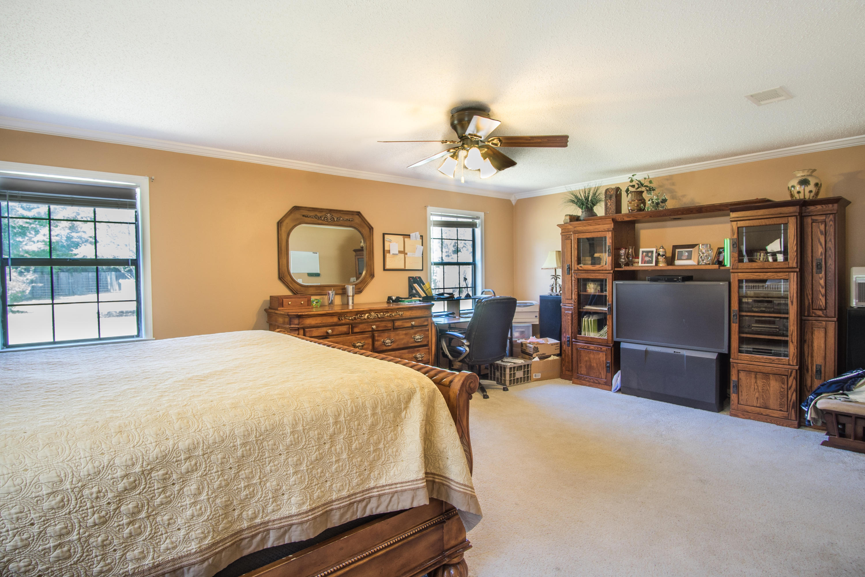 WHISPERWOOD EST - Residential