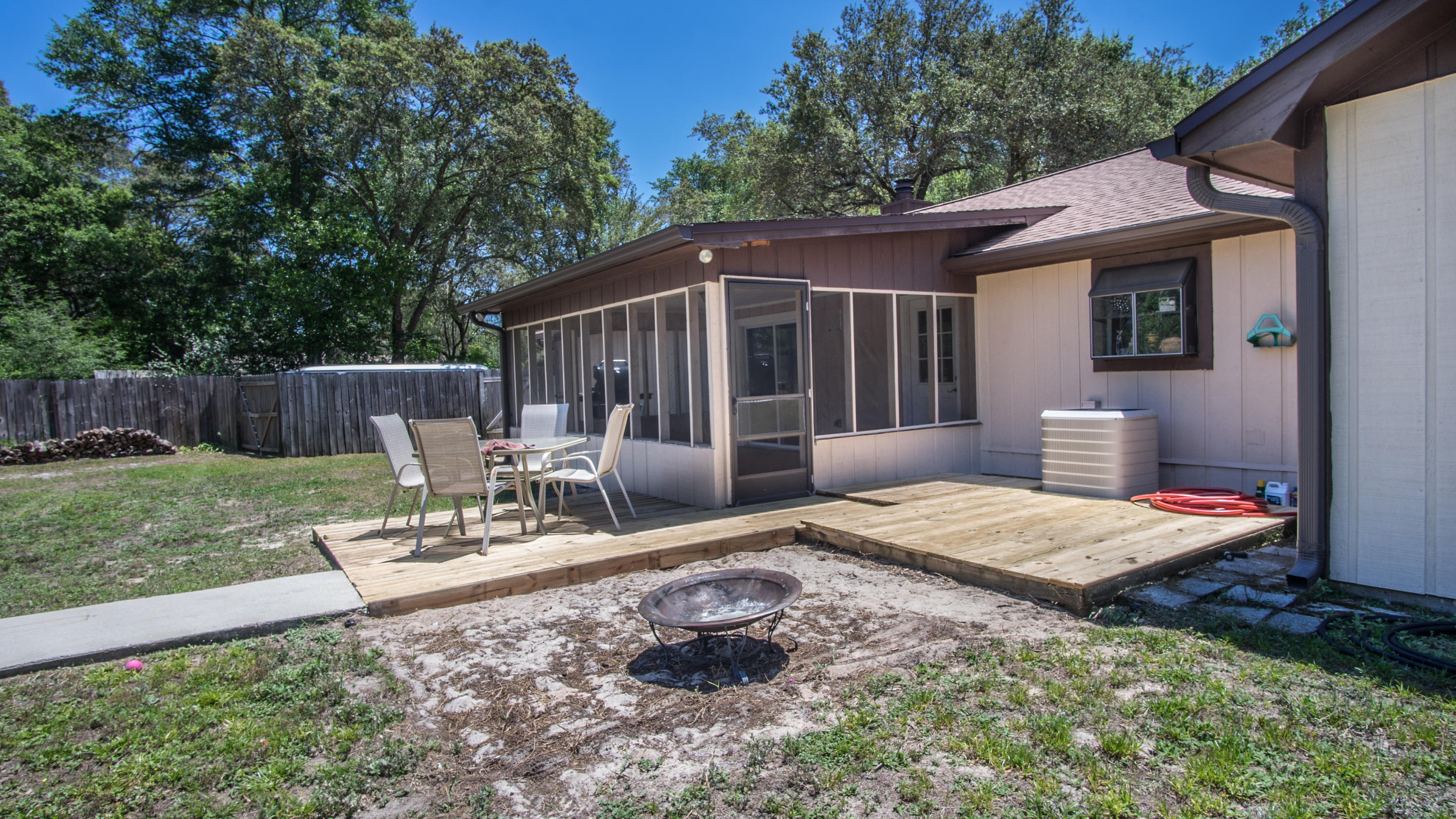 WHISPERWOOD EST - Residential